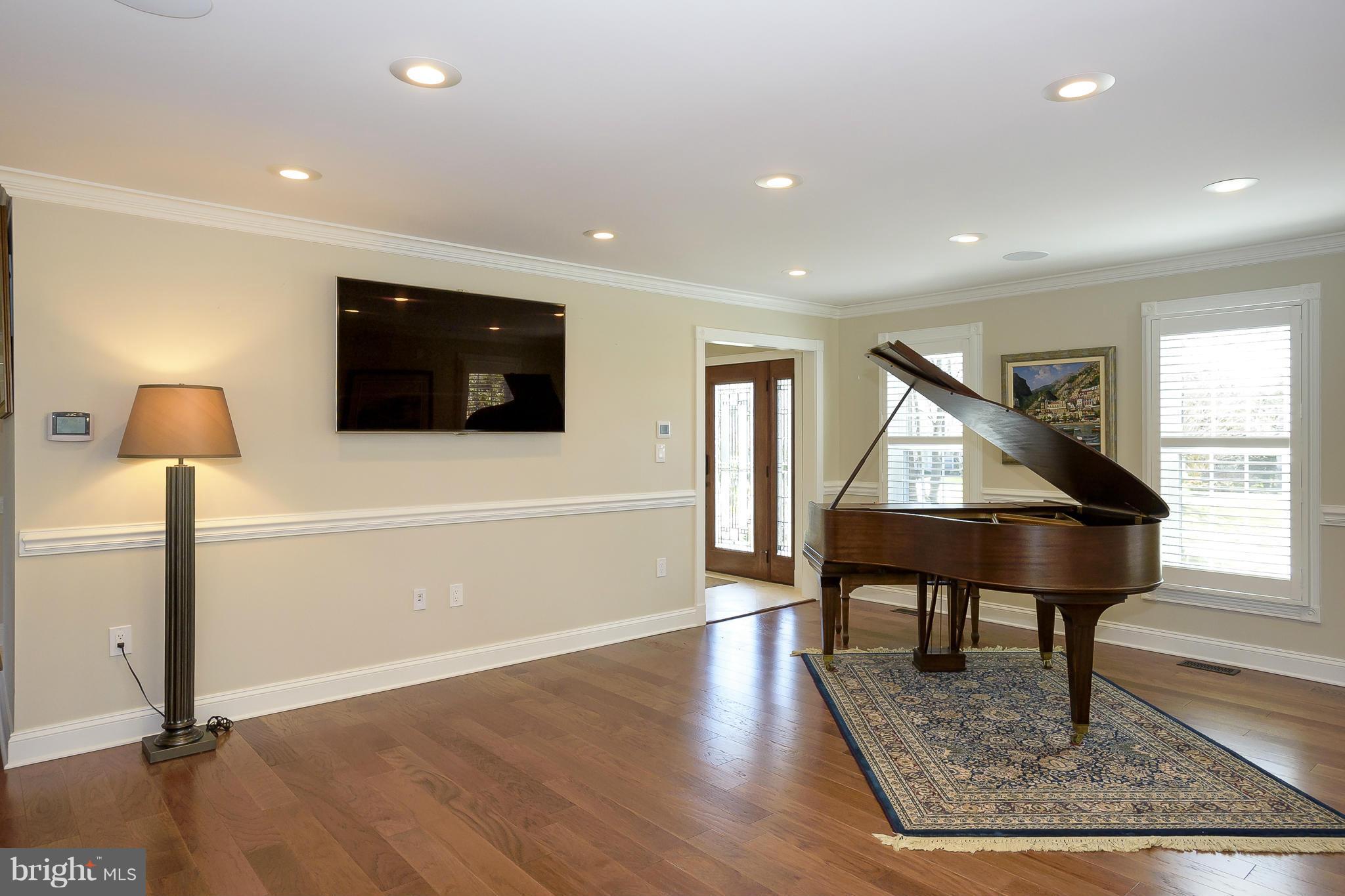 POINT FIELD LANDING - Residential