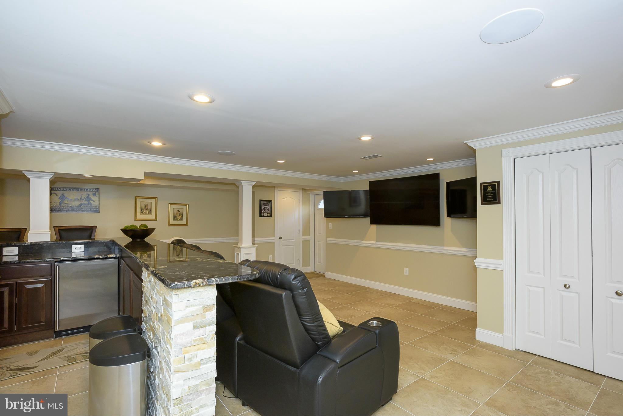 POINT FIELD LANDING - Residential