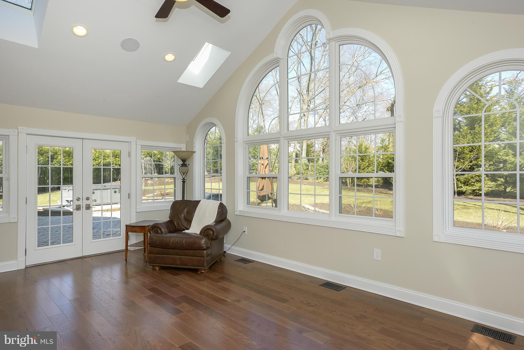 POINT FIELD LANDING - Residential