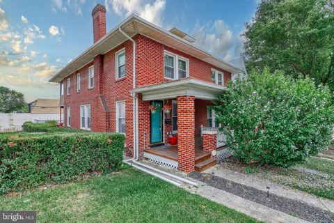 Photo of 623 N George Street, YORK, PA 17404 (MLS # PAYK2090810)
