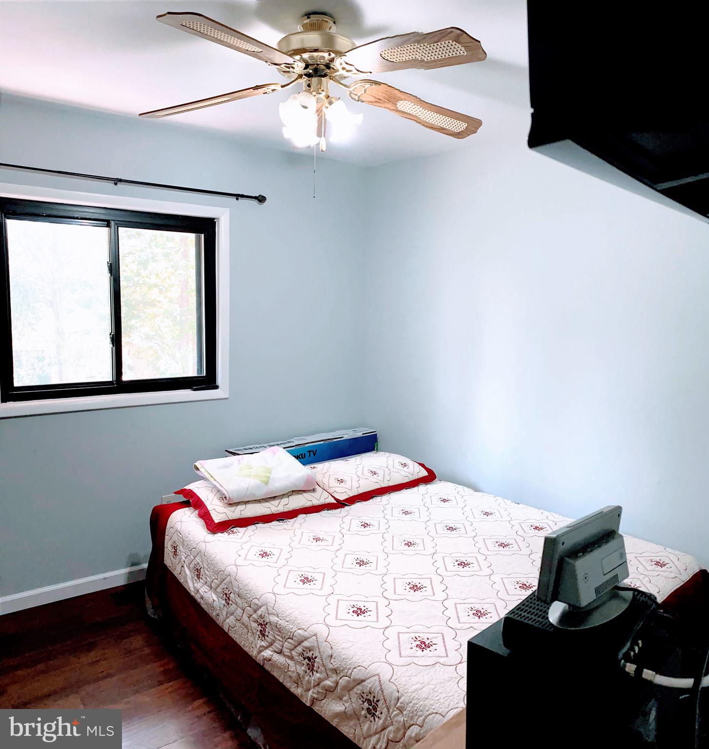 FOUR SEASONS - Residential