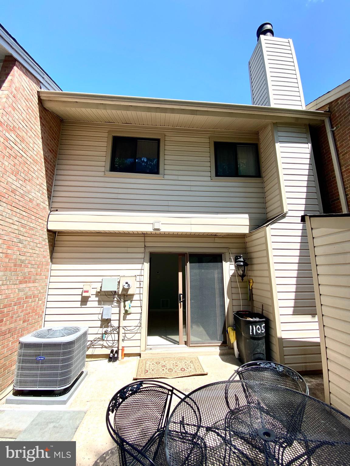 FOUR SEASONS - Residential