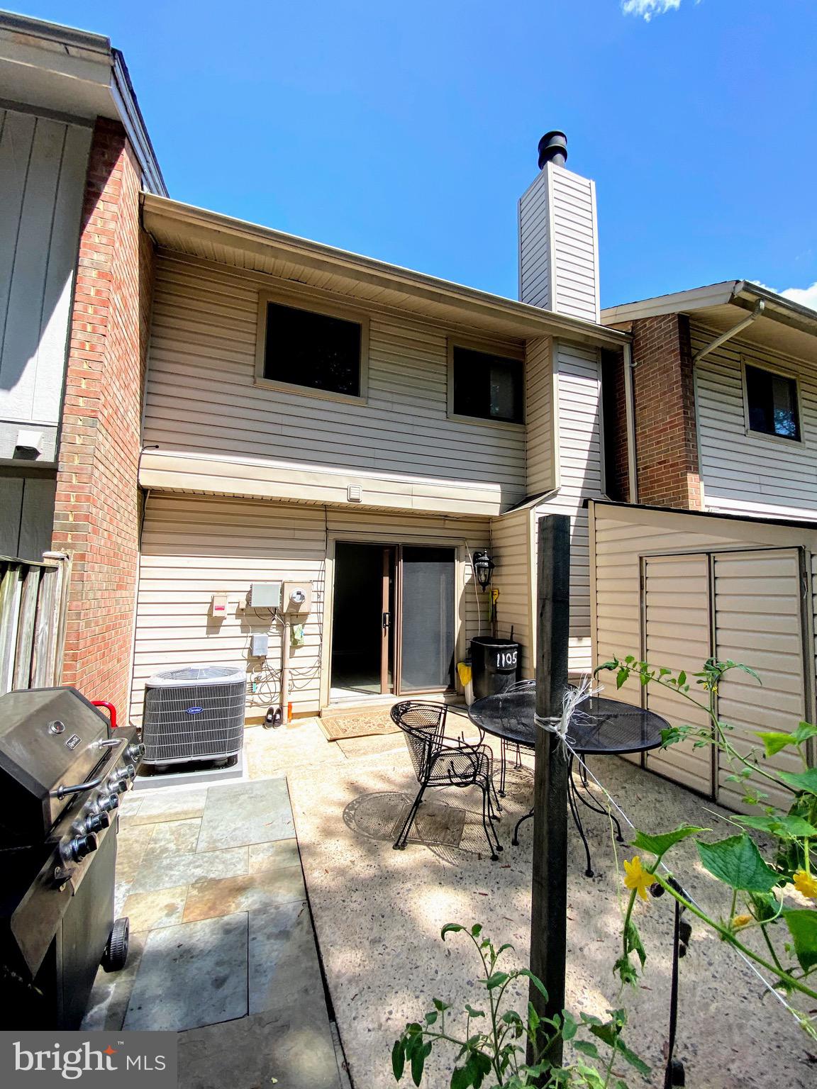 FOUR SEASONS - Residential