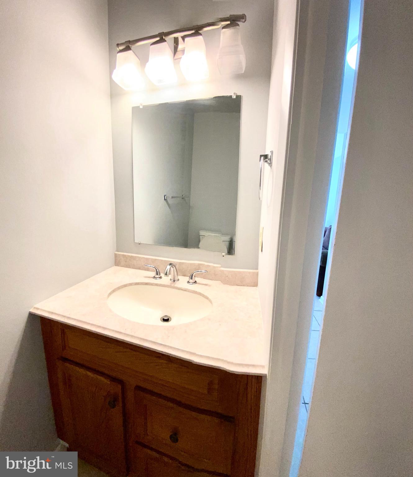 FOUR SEASONS - Residential