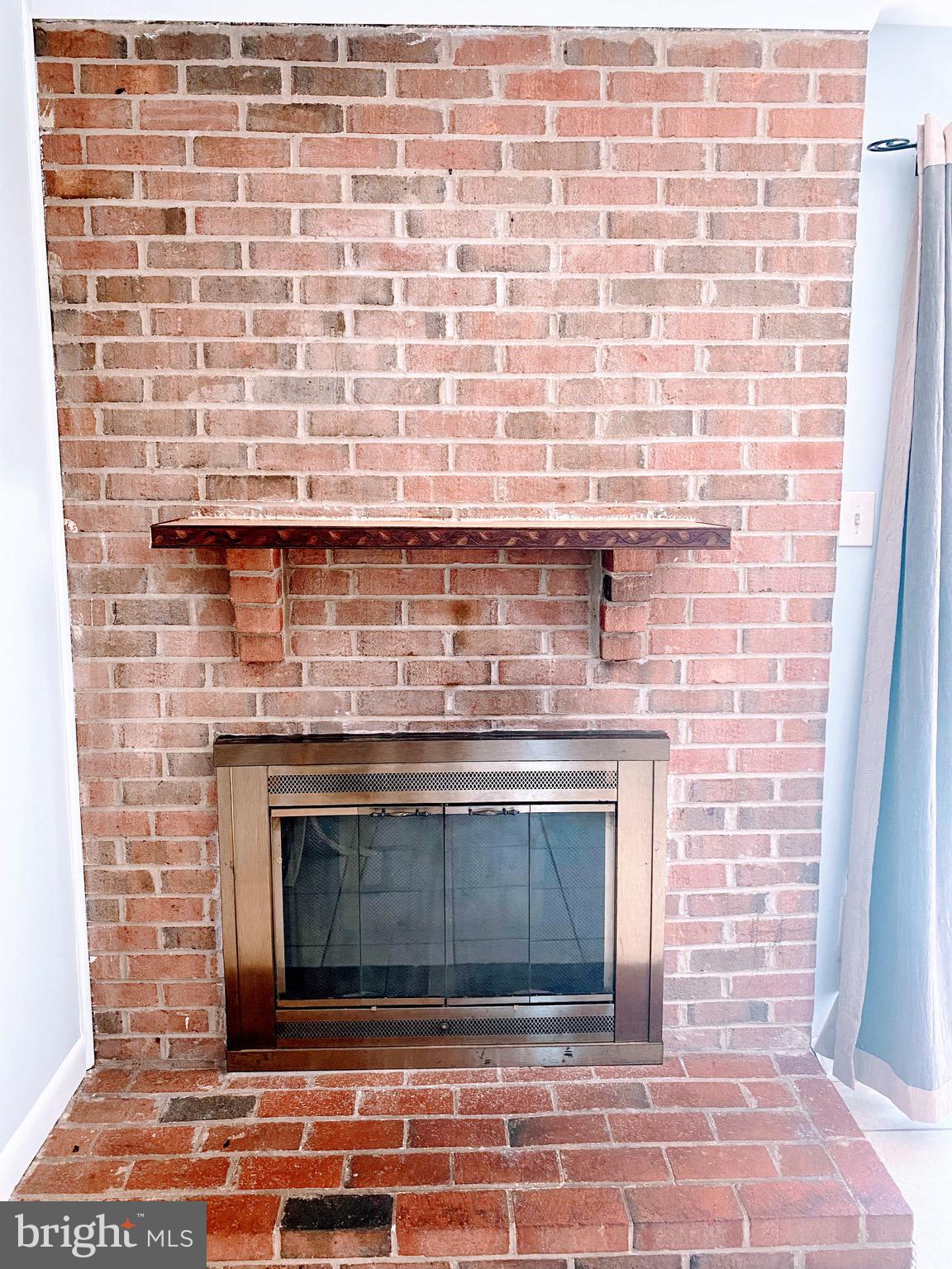 FOUR SEASONS - Residential