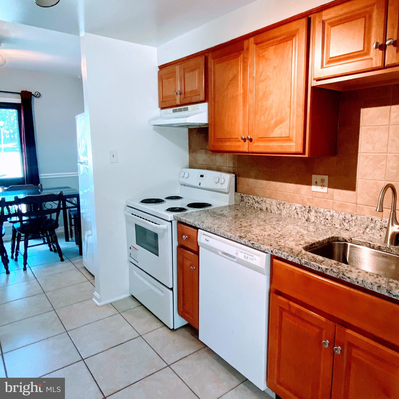 FOUR SEASONS - Residential