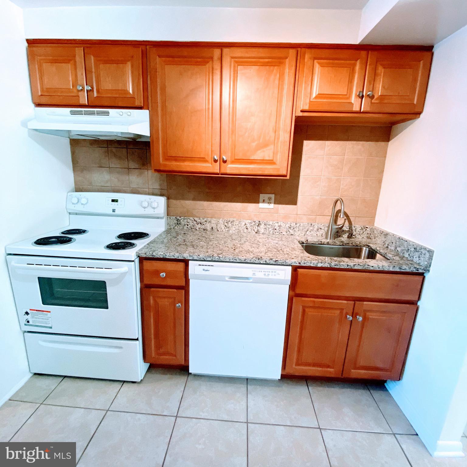 FOUR SEASONS - Residential