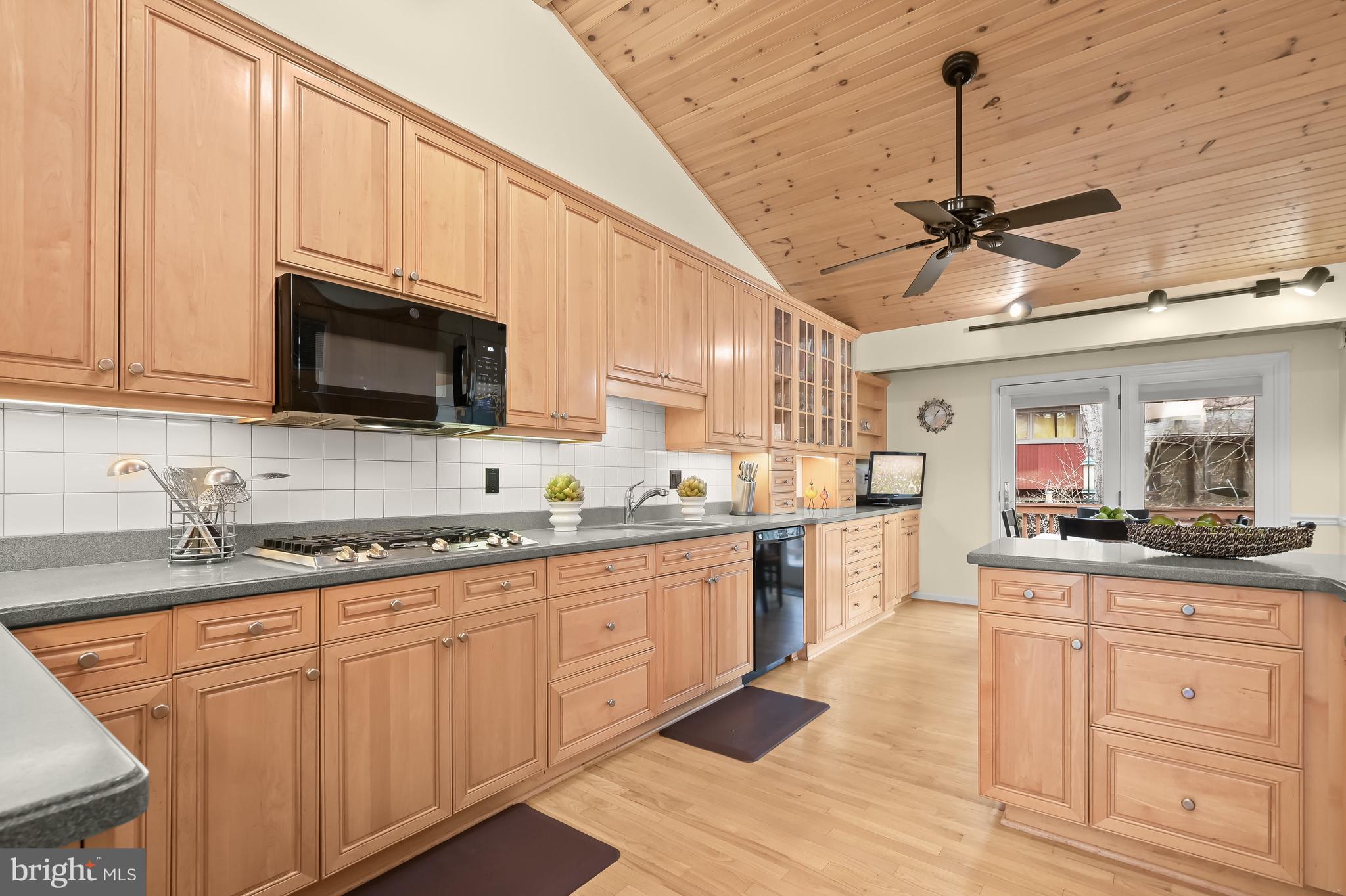 RED COAT WOODS - Residential