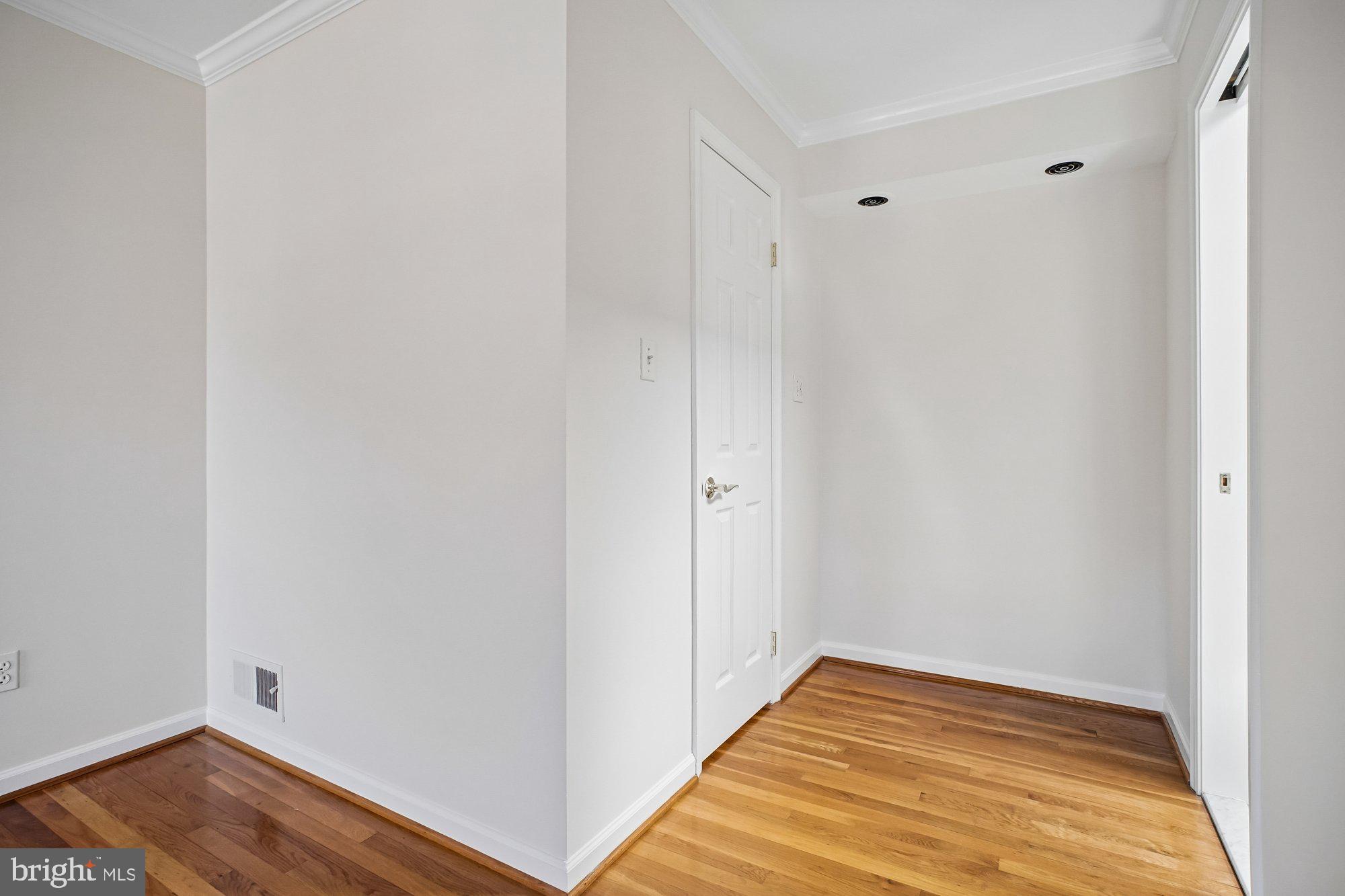 BARRISTERS PLACE - Residential