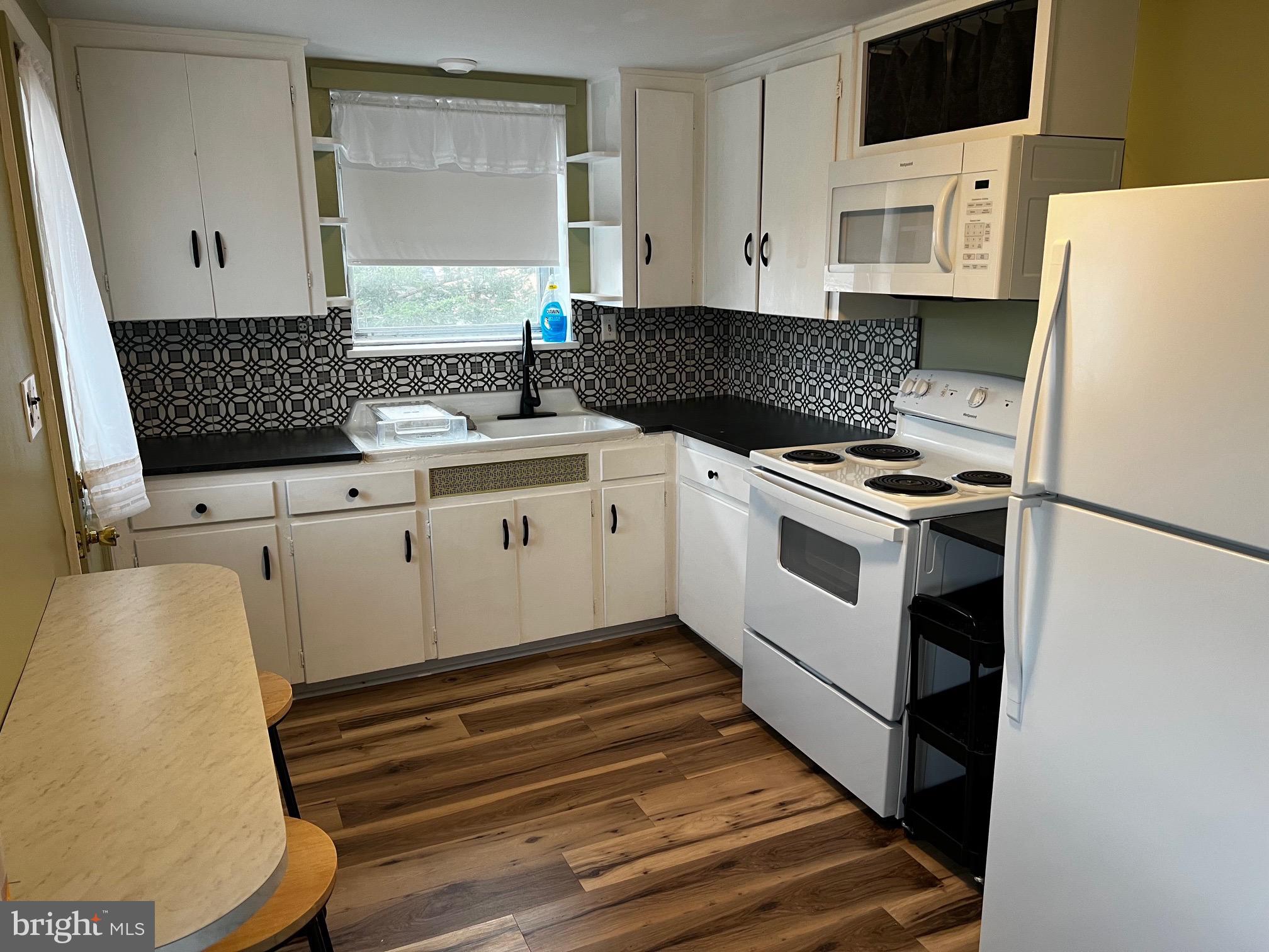 804 E CHOCOLATE AVENUE