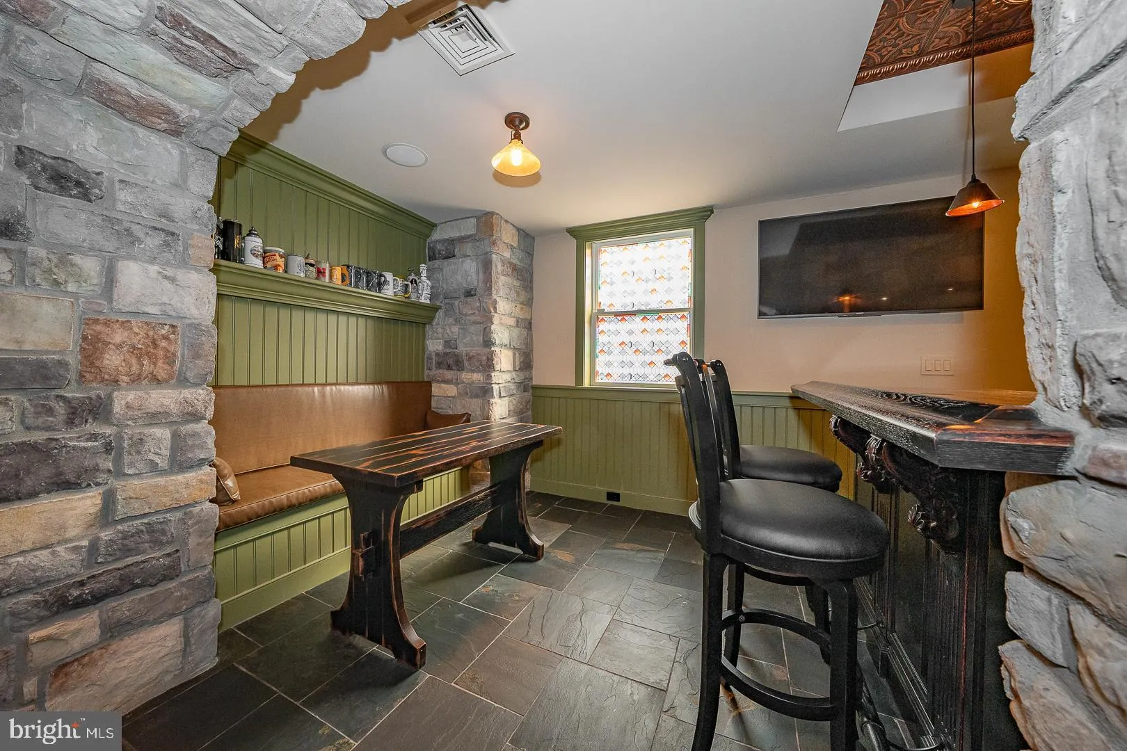 Downingtown, Pennsylvania 19335, United States, 4 Bedrooms Bedrooms, ,5 BathroomsBathrooms,Residential,Pending,4573