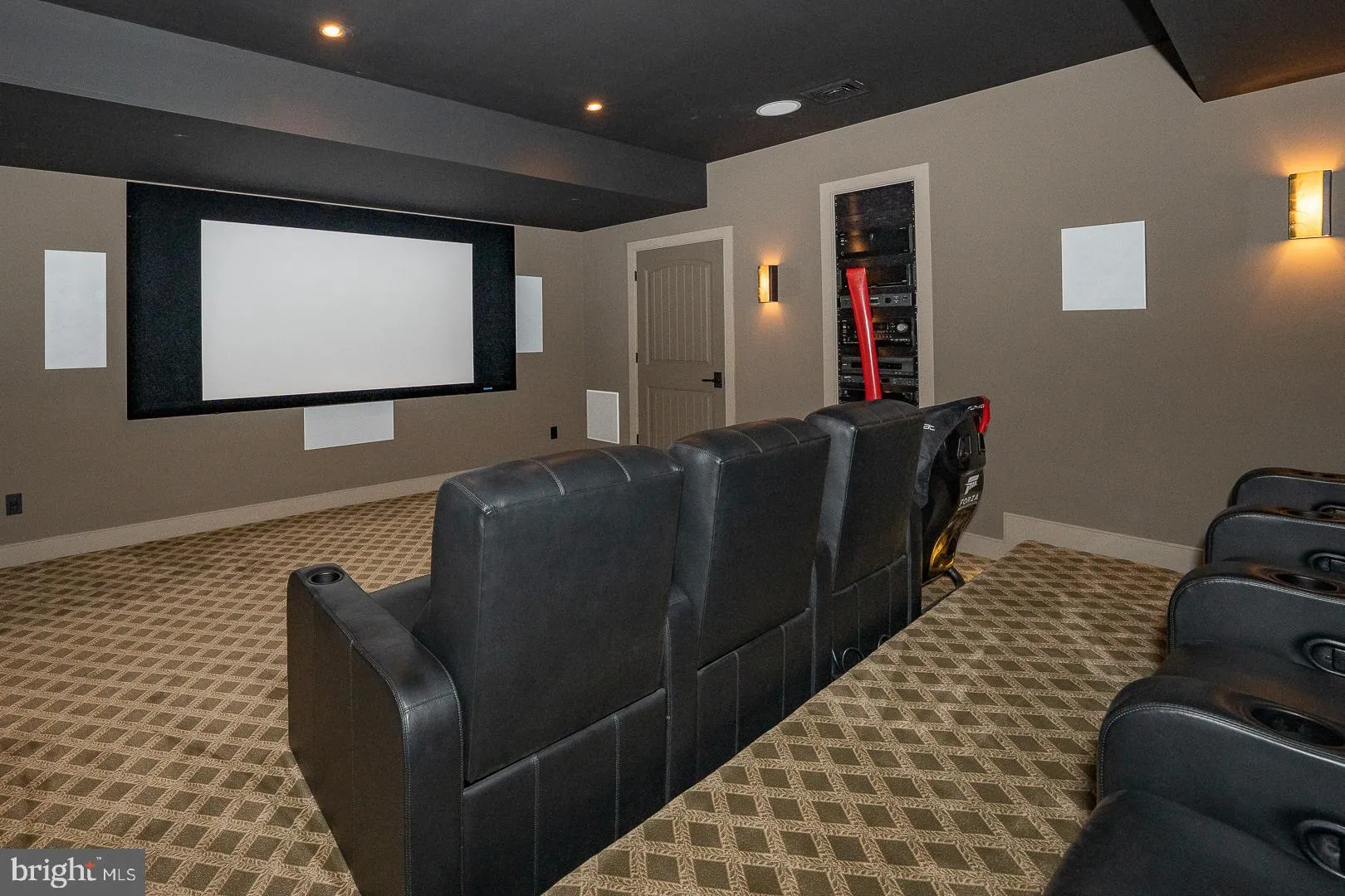 Downingtown, Pennsylvania 19335, United States, 4 Bedrooms Bedrooms, ,5 BathroomsBathrooms,Residential,Pending,4573