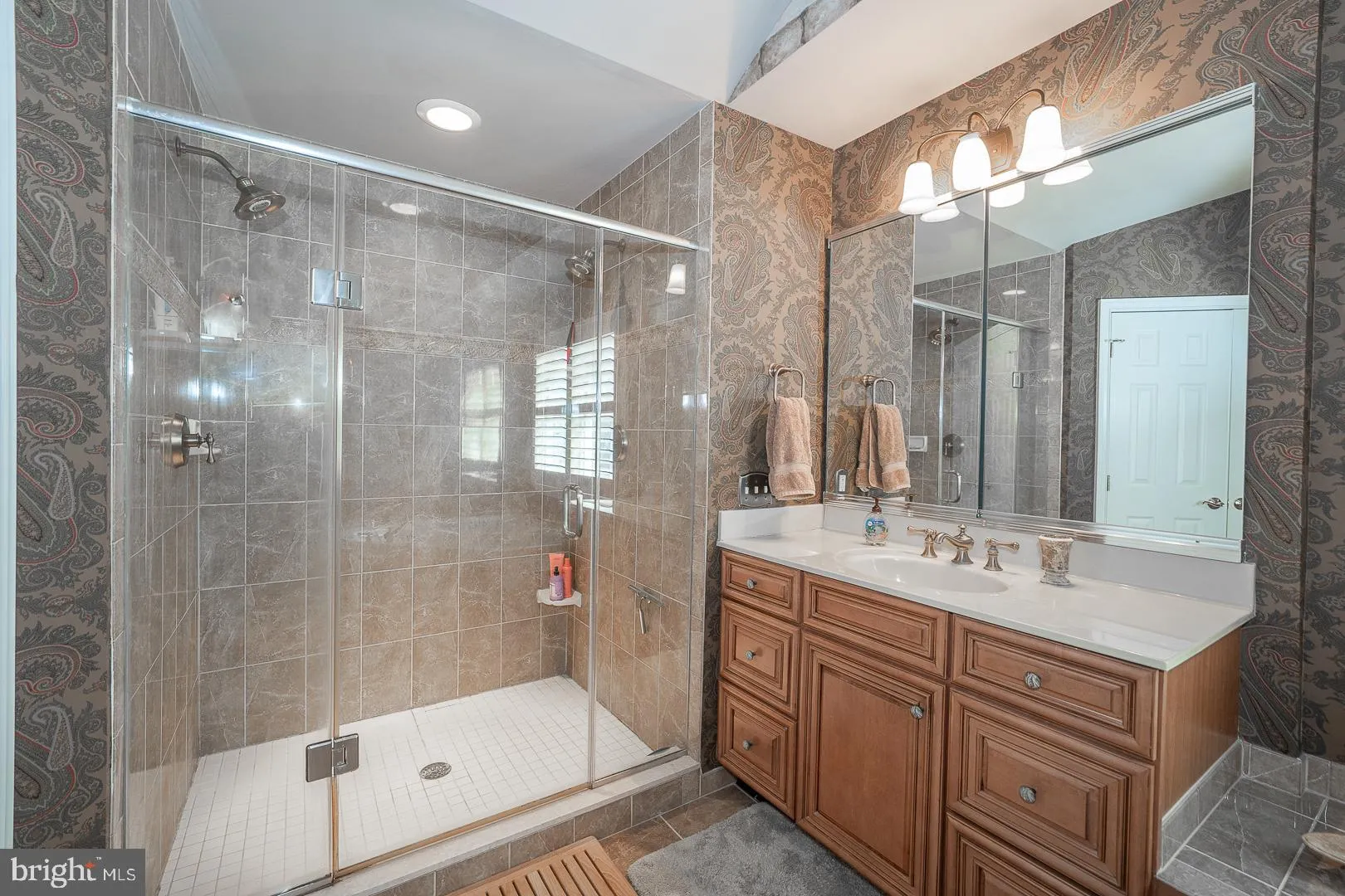 Downingtown, Pennsylvania 19335, United States, 4 Bedrooms Bedrooms, ,5 BathroomsBathrooms,Residential,Pending,4573