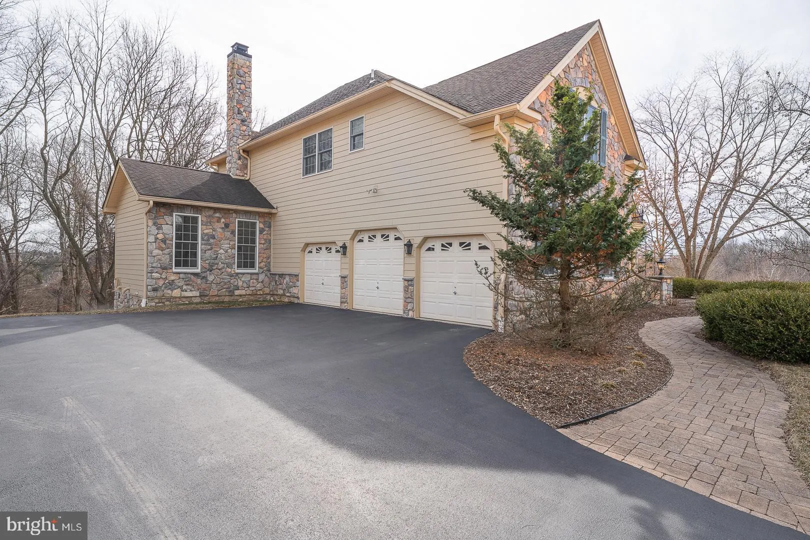 Downingtown, Pennsylvania 19335, United States, 4 Bedrooms Bedrooms, ,5 BathroomsBathrooms,Residential,Pending,4573