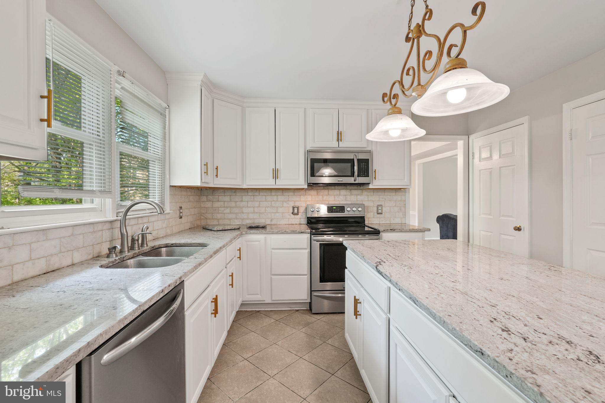 SUMMERWOOD - Residential Lease