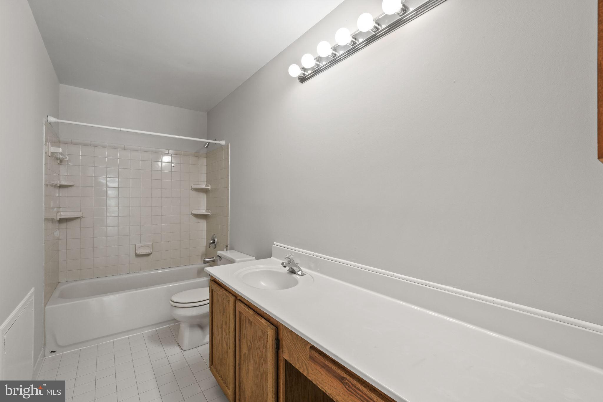 SUMMERWOOD - Residential Lease