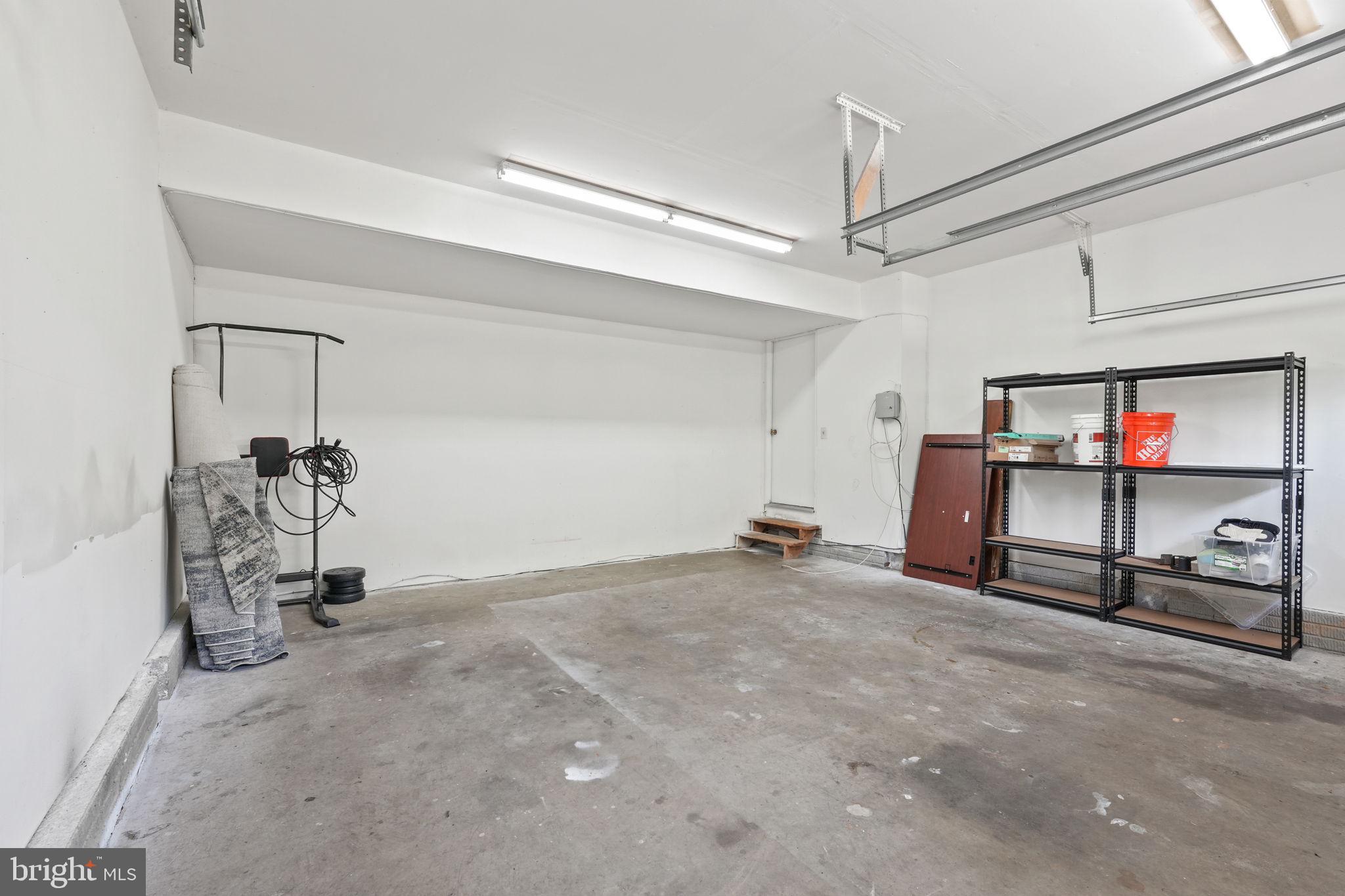 SUMMERWOOD - Residential Lease