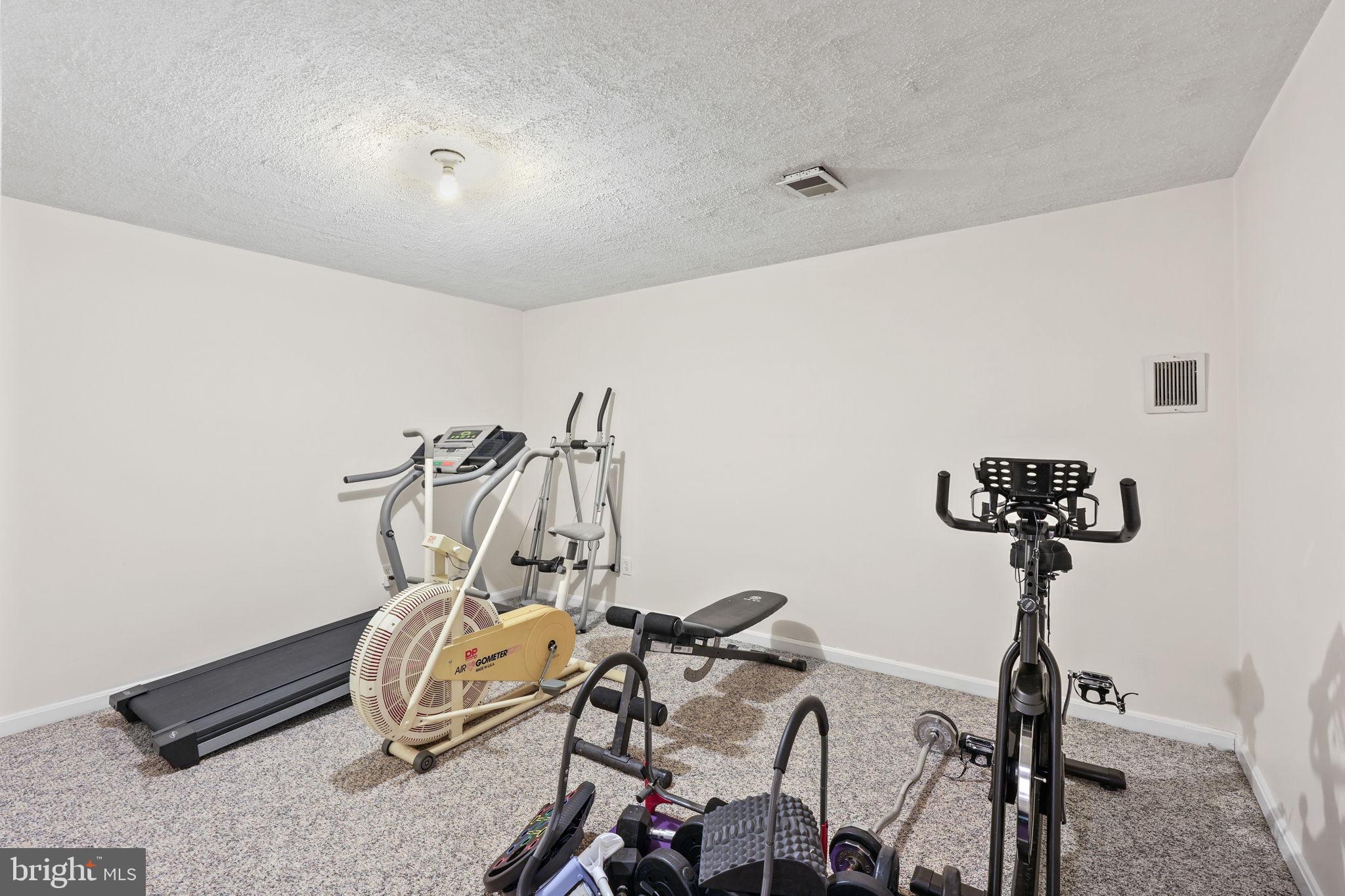 SUMMERWOOD - Residential Lease