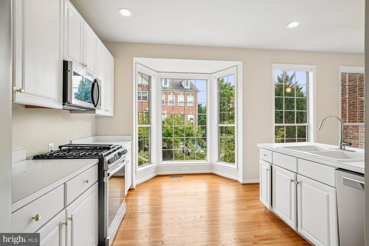33 ARELL COURT