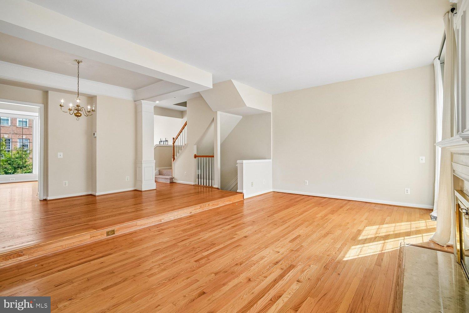 33 ARELL COURT