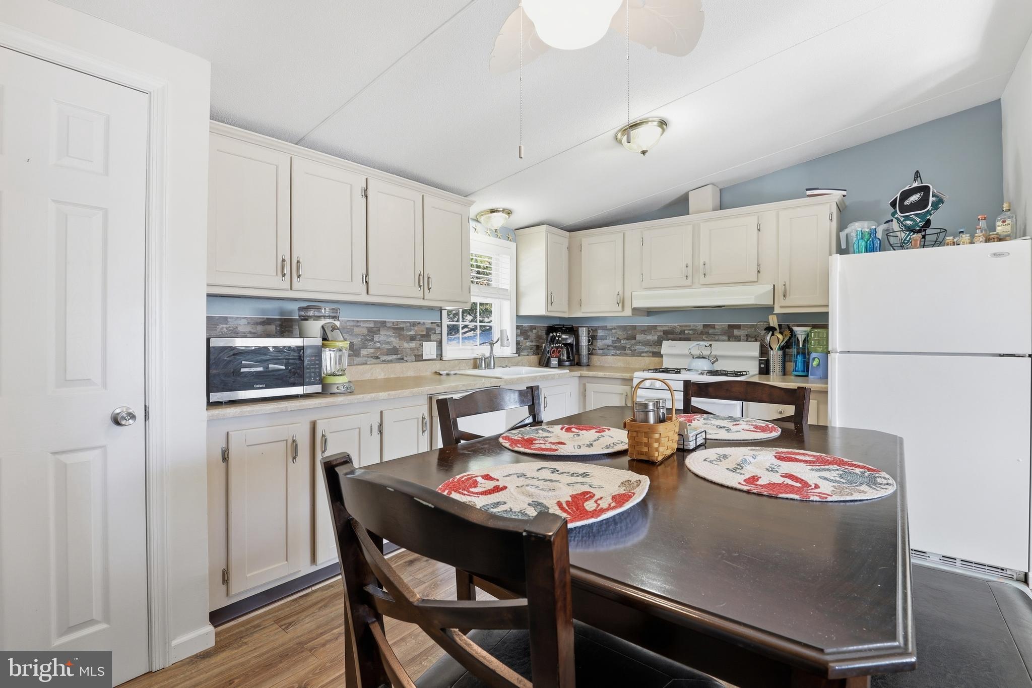 REHOBOTH SHORES MHP - Residential