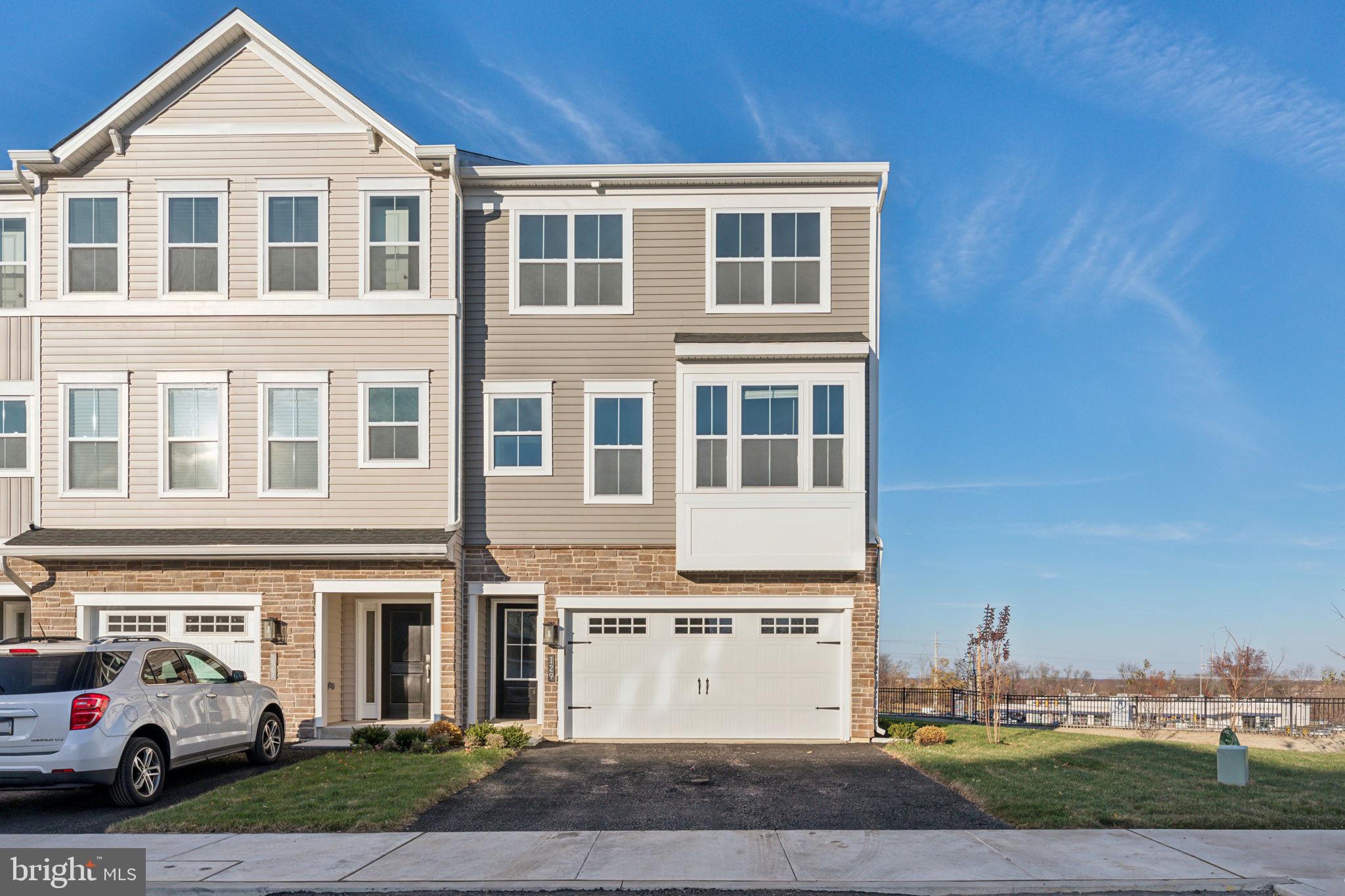 THE TOWNS AT HIGHER ROCK - Residential Lease