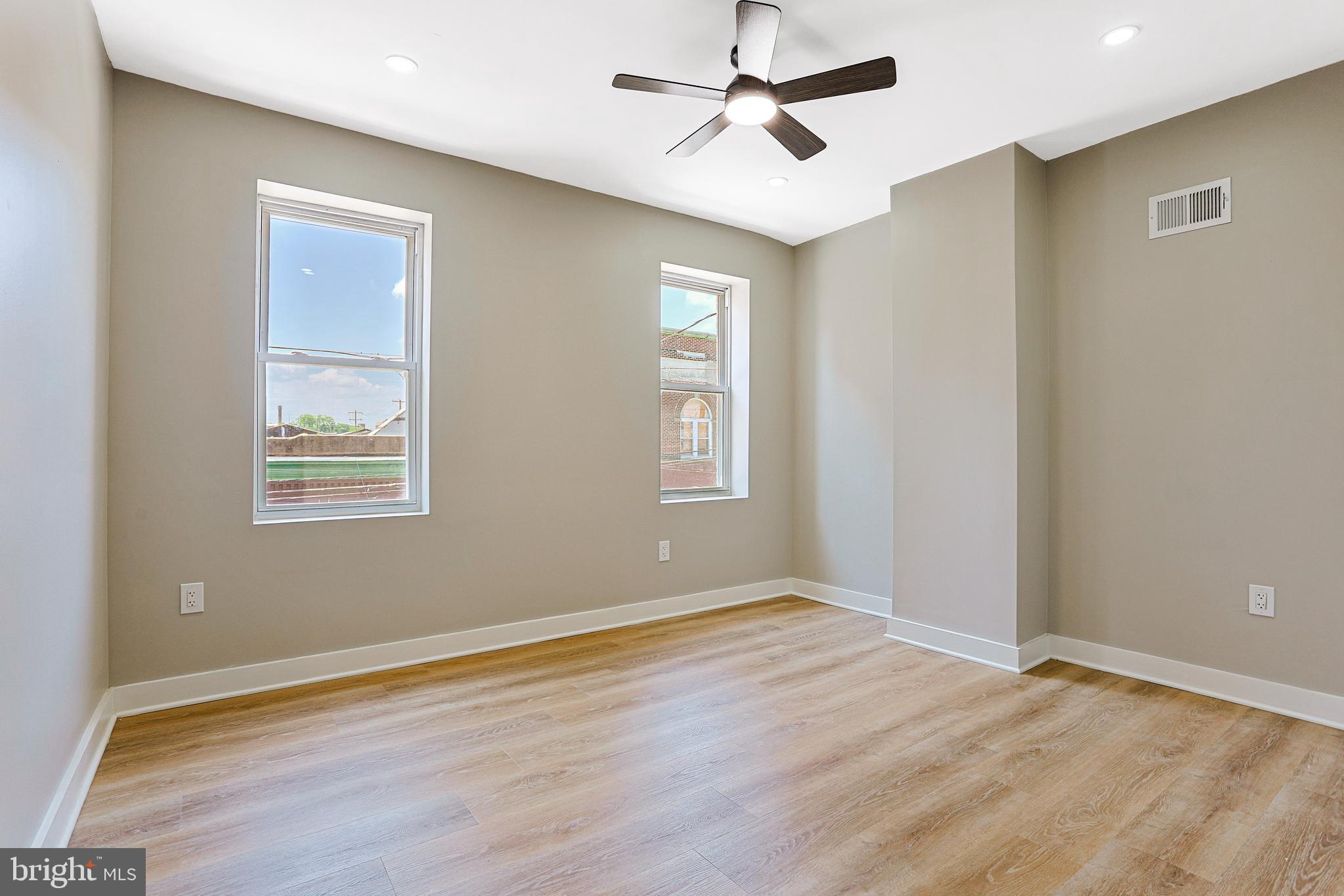 PORT RICHMOND - Residential