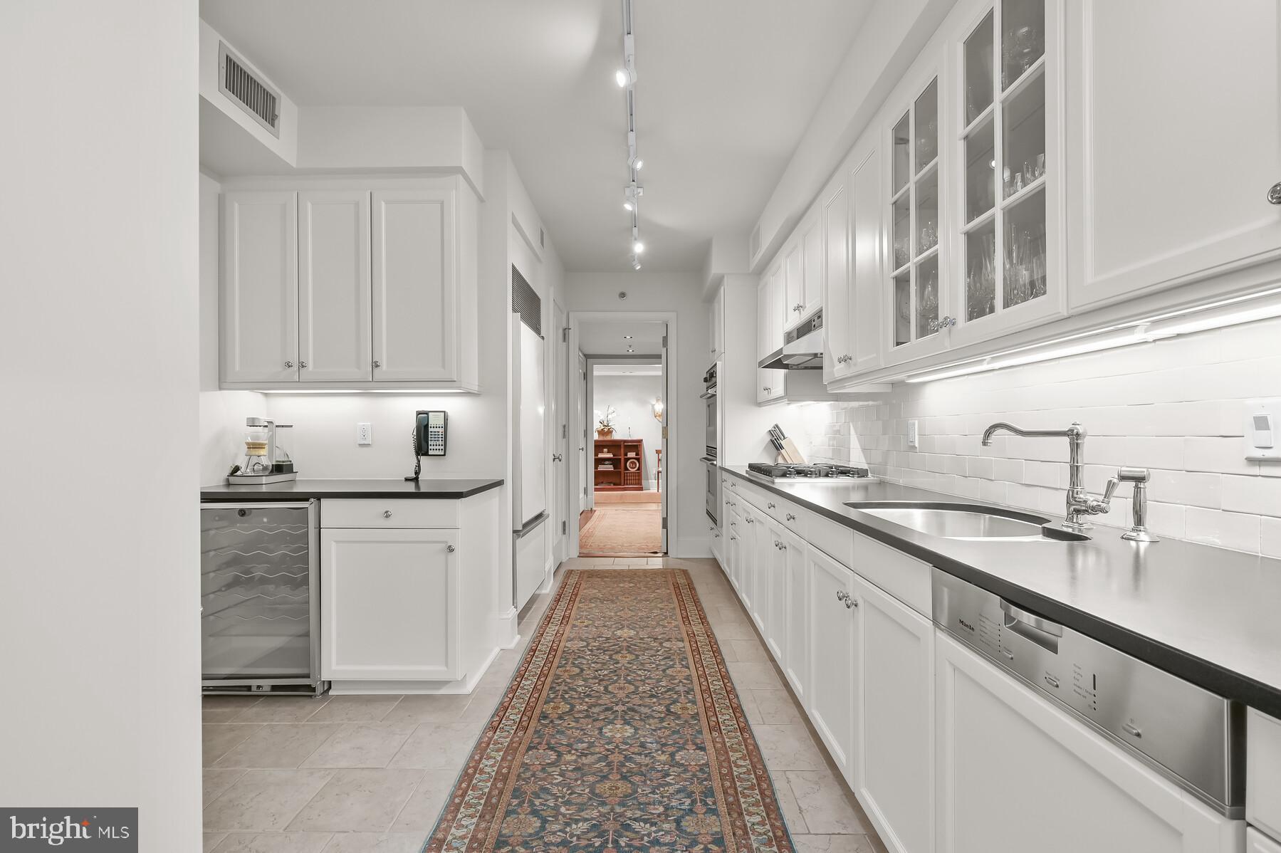 WEST END - Residential