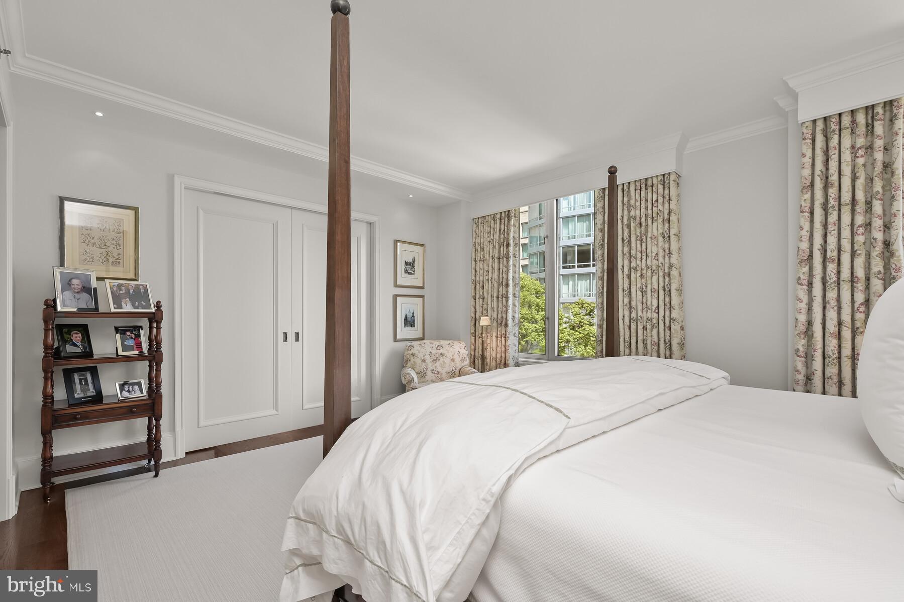 WEST END - Residential