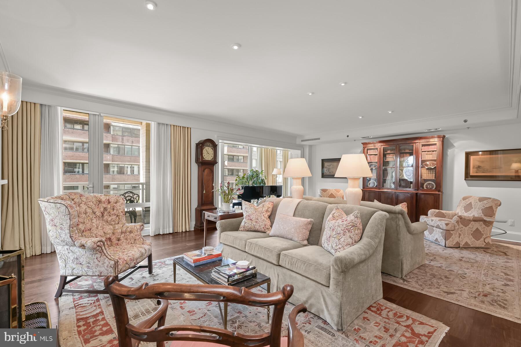 WEST END - Residential
