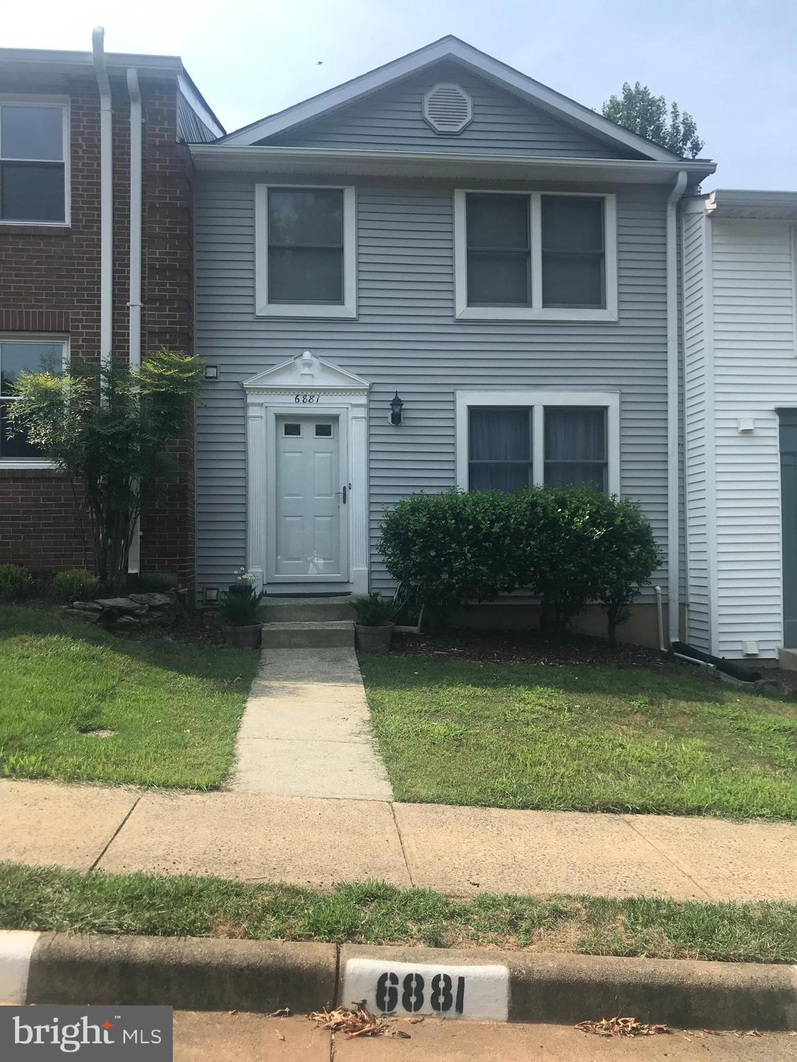 MONTIVIDEO SQUARE - Residential Lease