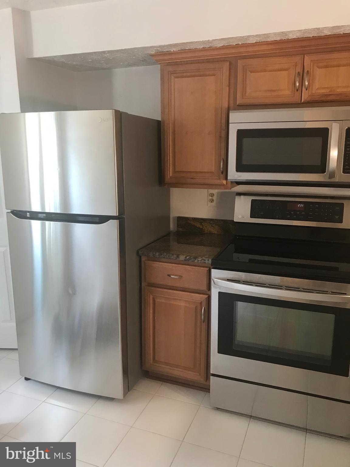 MONTIVIDEO SQUARE - Residential Lease