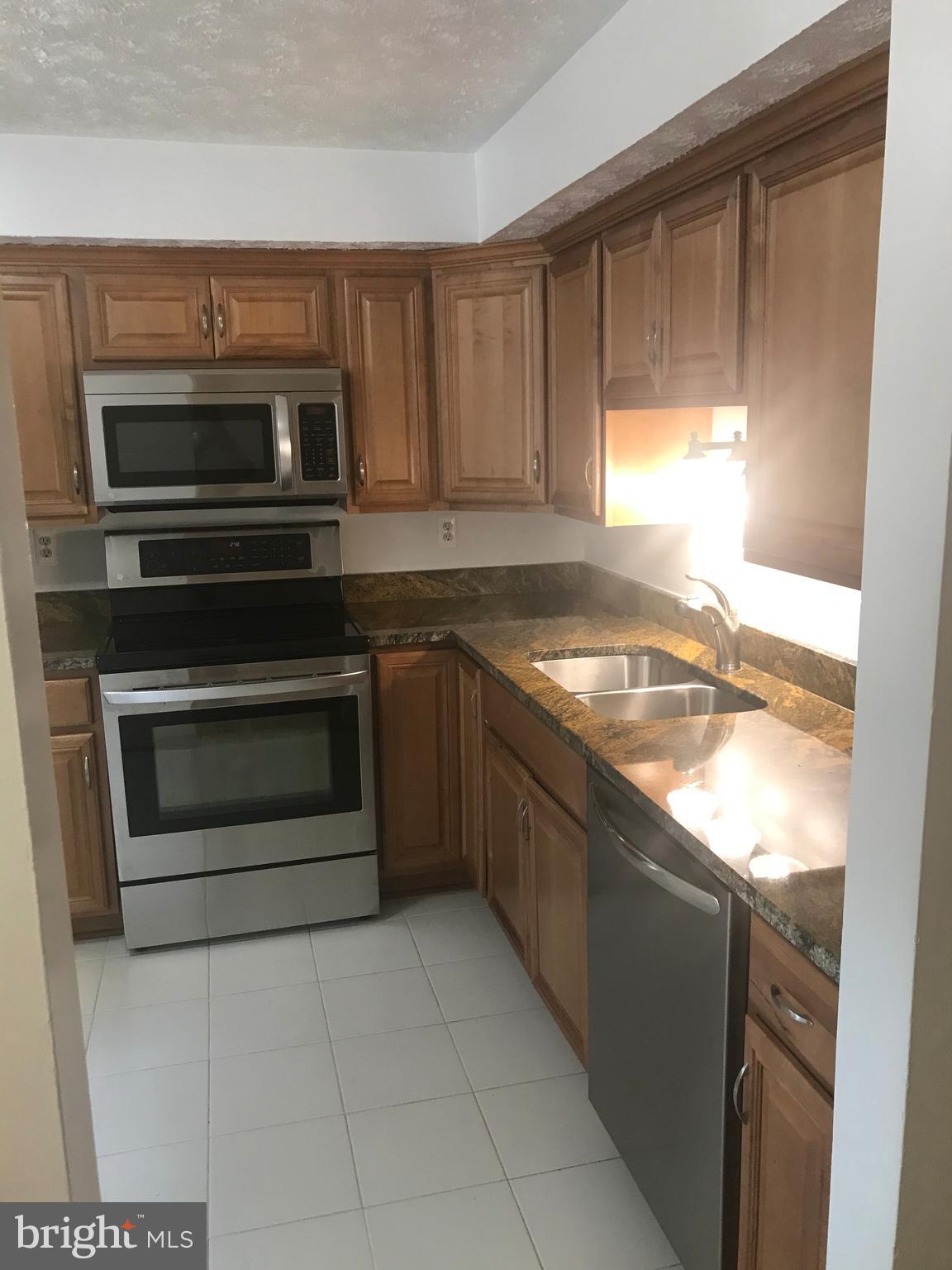 MONTIVIDEO SQUARE - Residential Lease