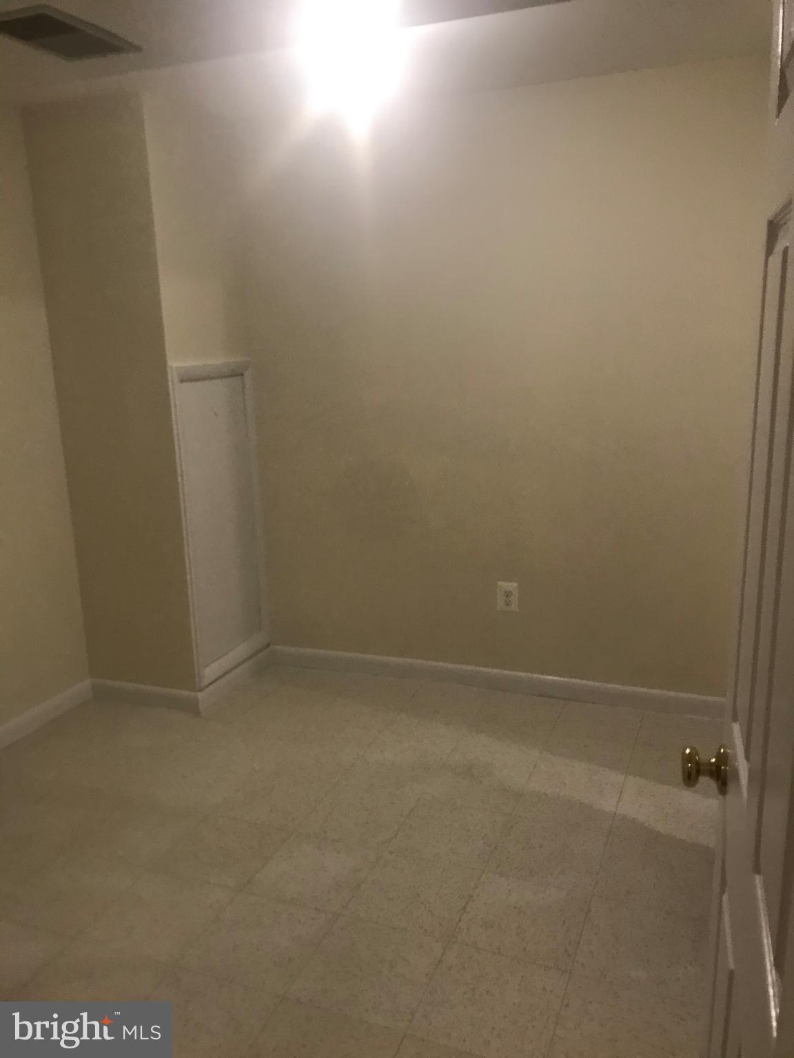 MONTIVIDEO SQUARE - Residential Lease