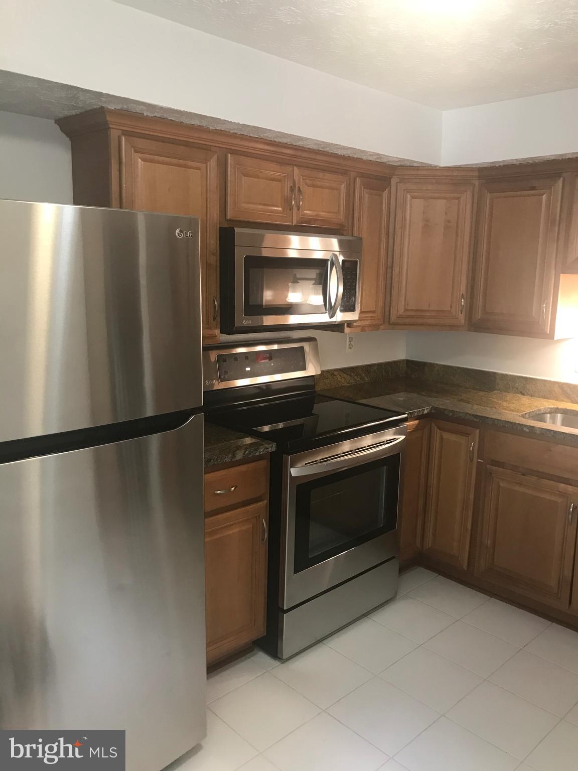 MONTIVIDEO SQUARE - Residential Lease