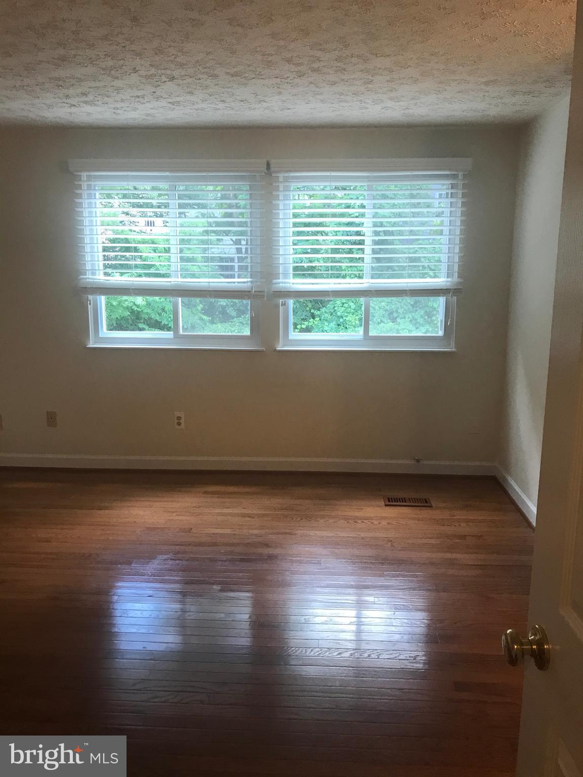 MONTIVIDEO SQUARE - Residential Lease