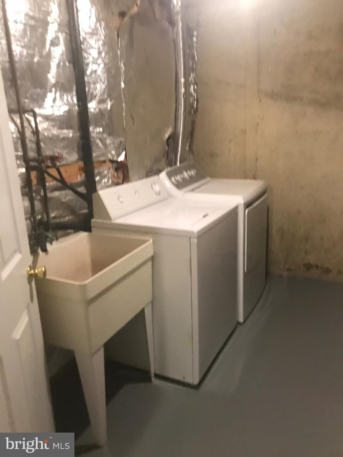 MONTIVIDEO SQUARE - Residential Lease