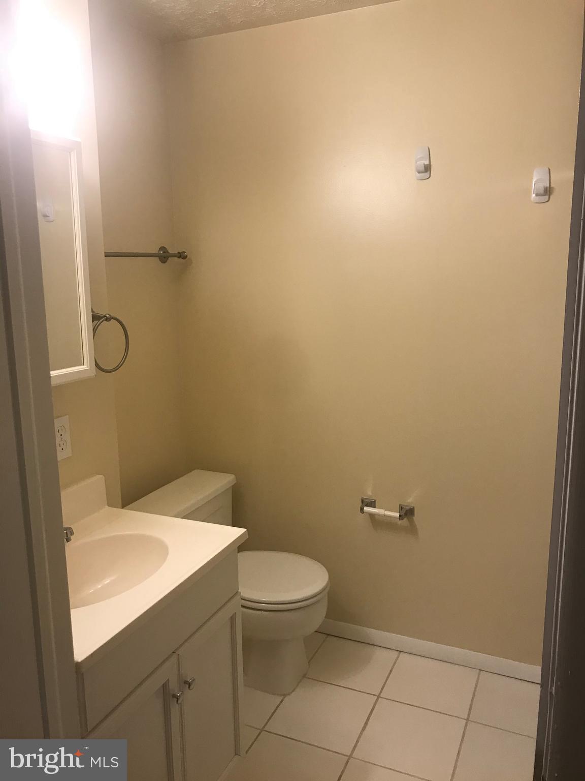 MONTIVIDEO SQUARE - Residential Lease