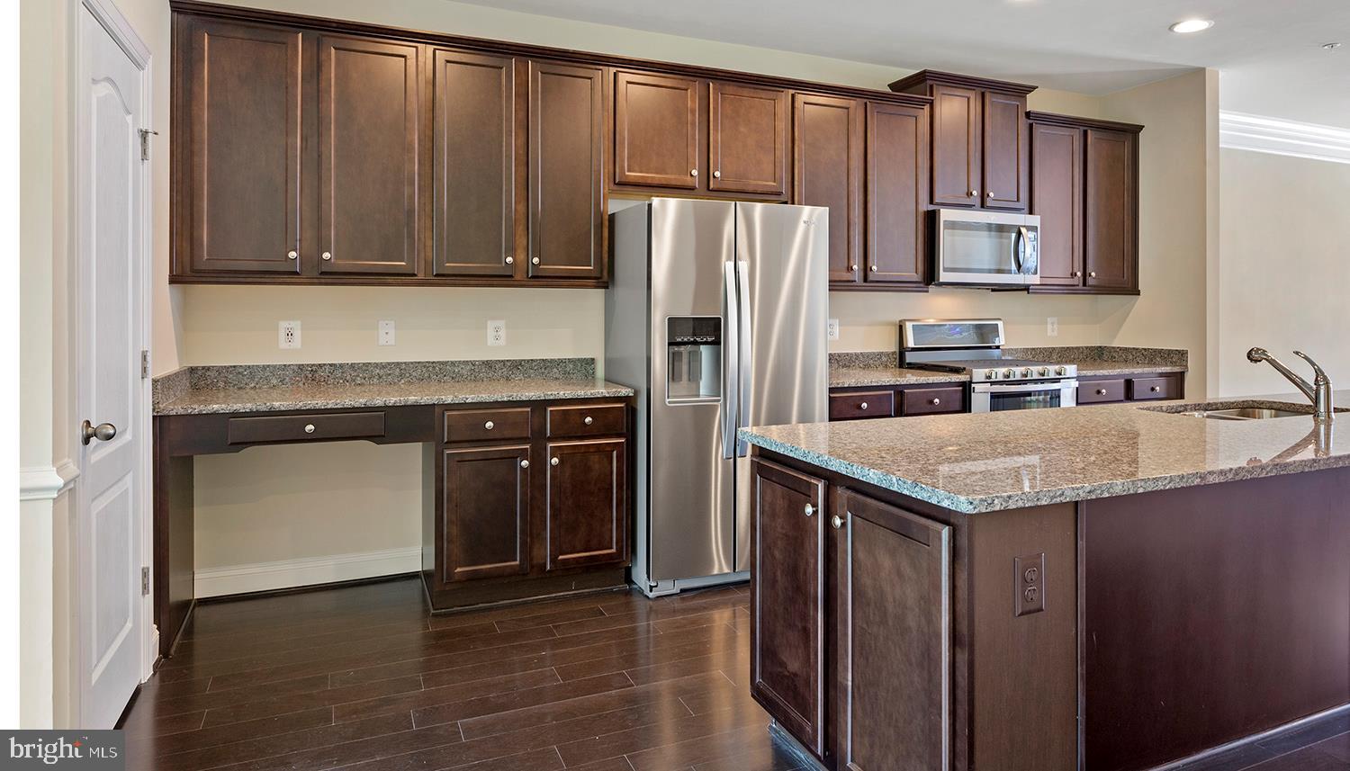 ARUNDEL GROVE - Residential