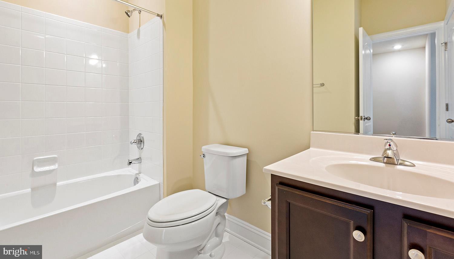 ARUNDEL GROVE - Residential