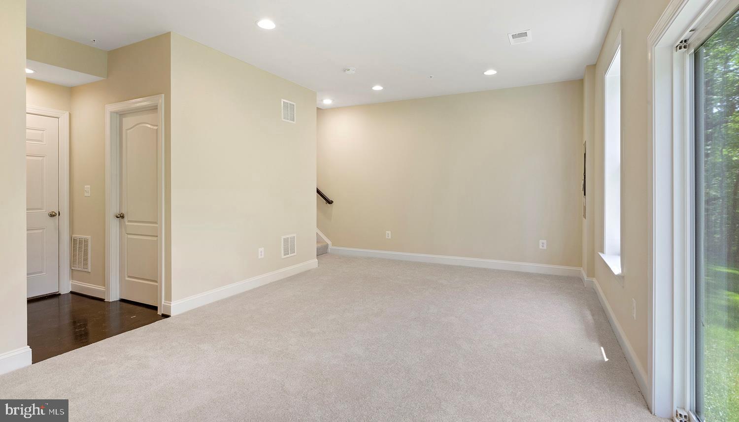 ARUNDEL GROVE - Residential