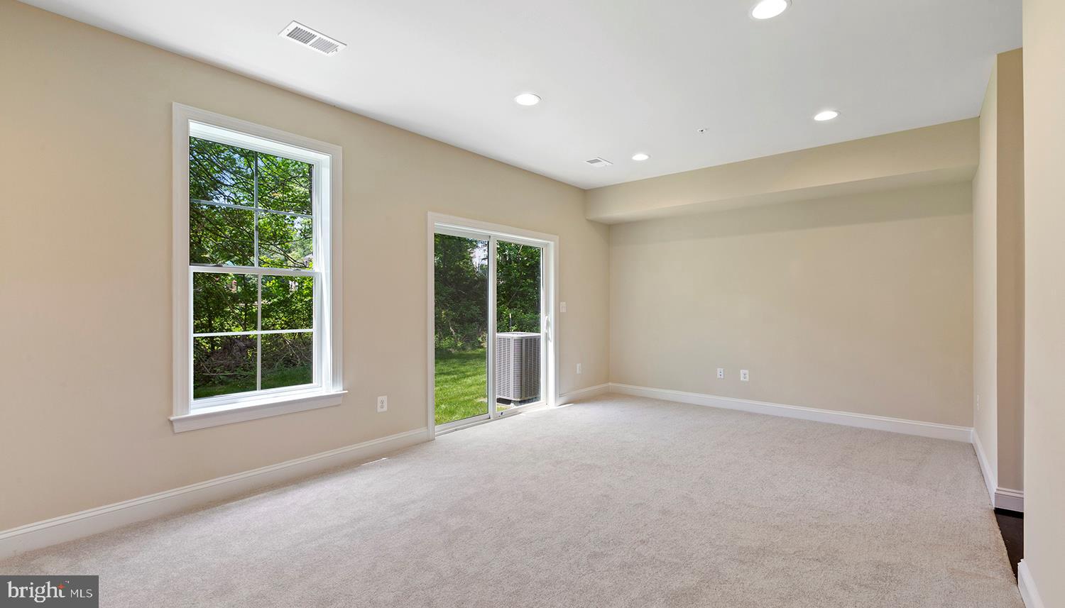 ARUNDEL GROVE - Residential