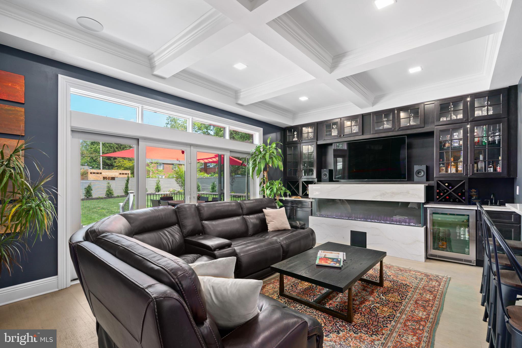 ROXBOROUGH - Residential