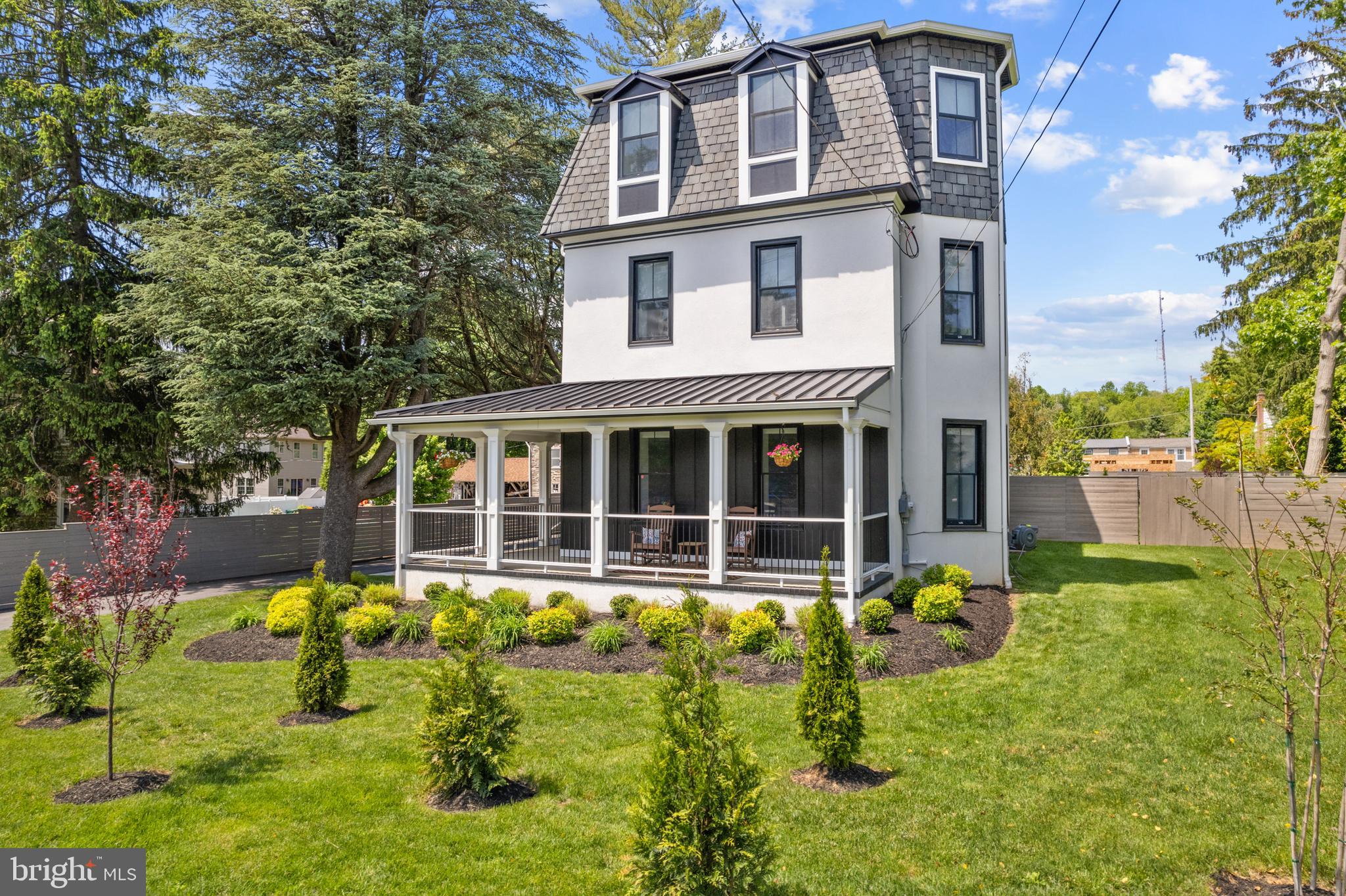 ROXBOROUGH - Residential