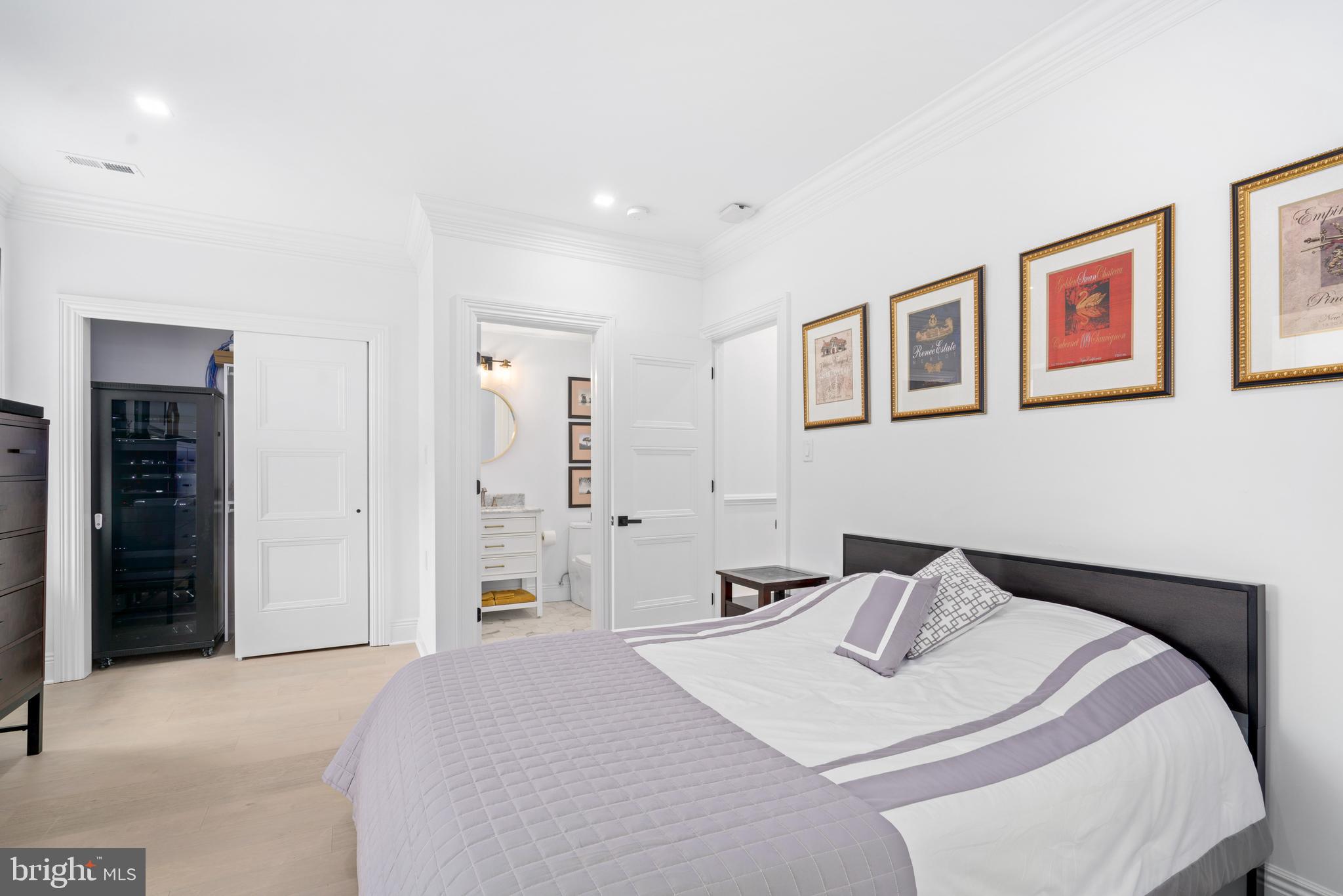 ROXBOROUGH - Residential