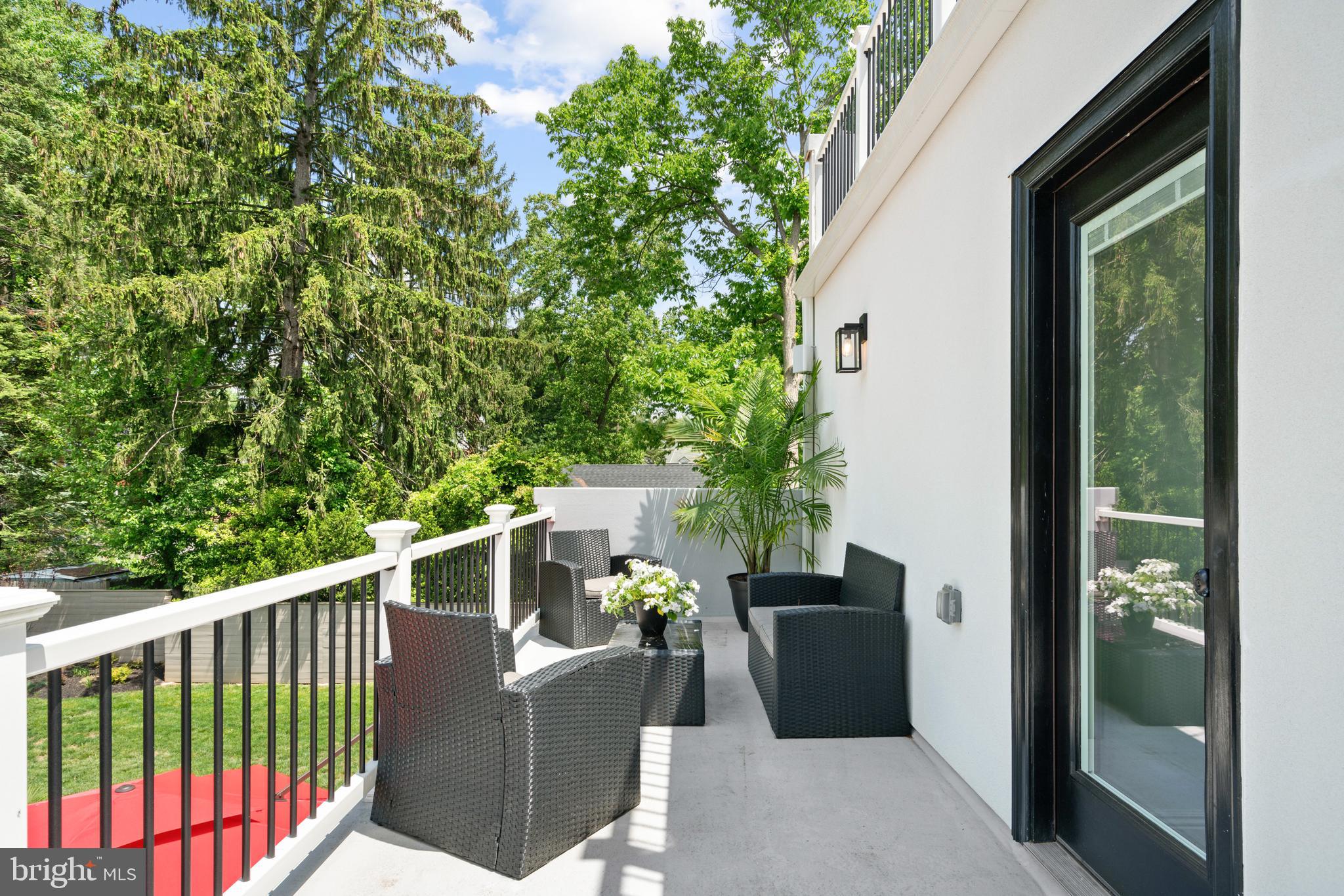 ROXBOROUGH - Residential