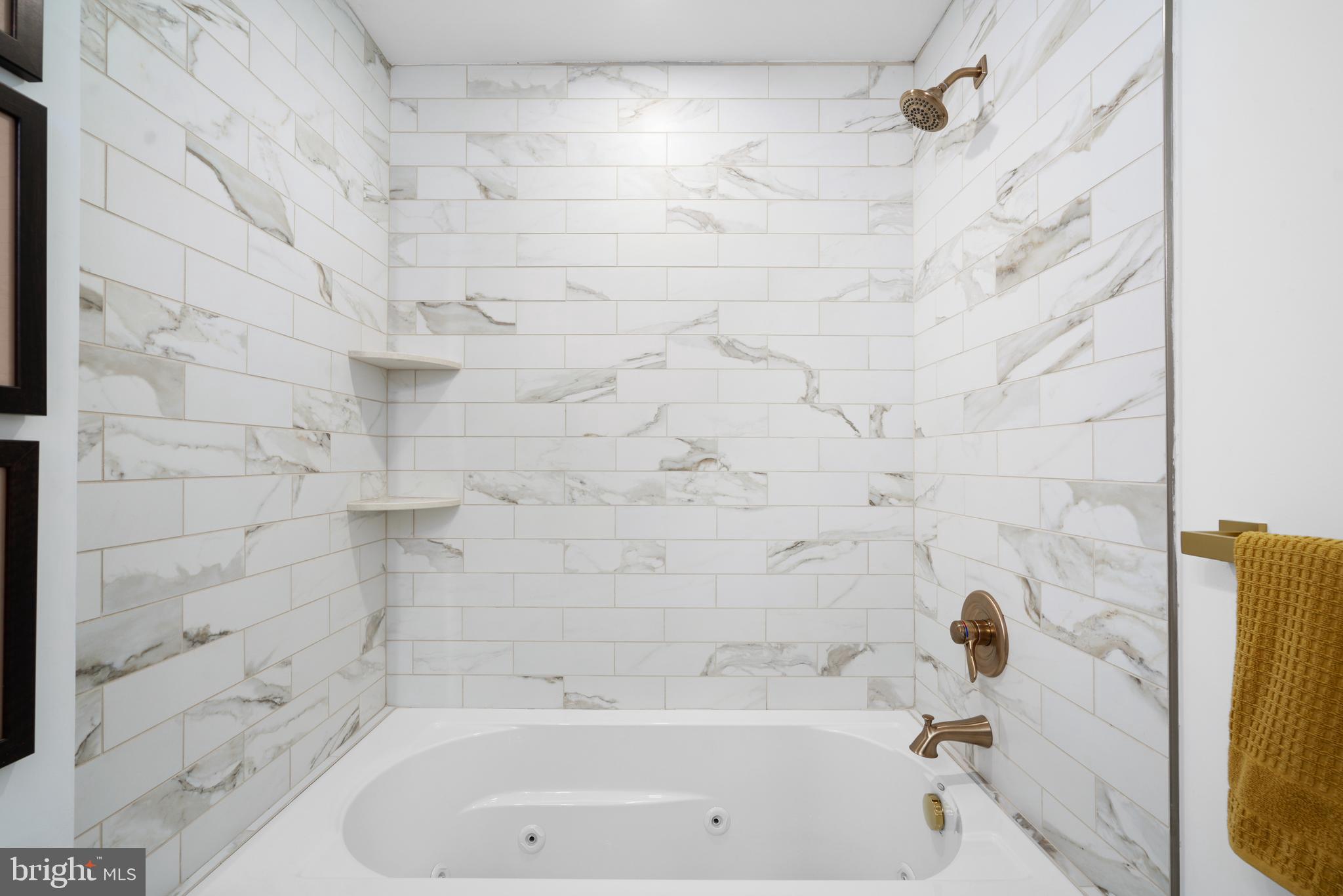 ROXBOROUGH - Residential