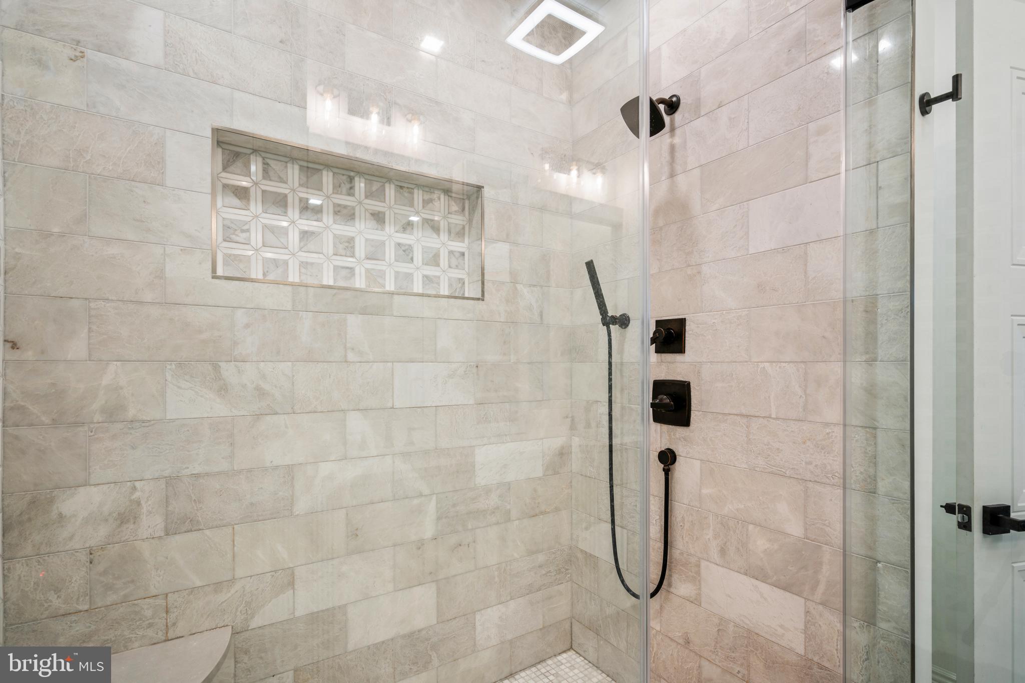 ROXBOROUGH - Residential