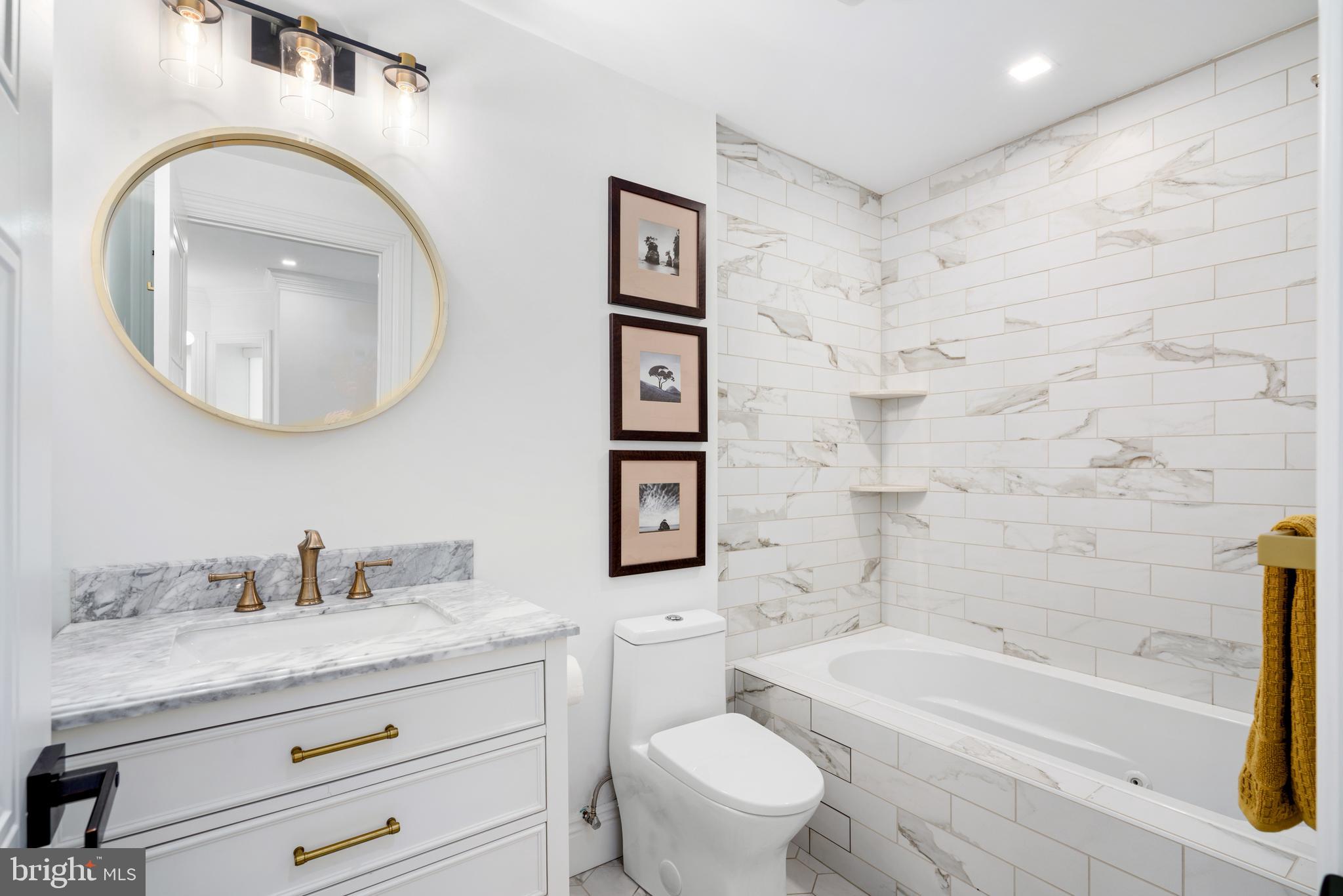 ROXBOROUGH - Residential