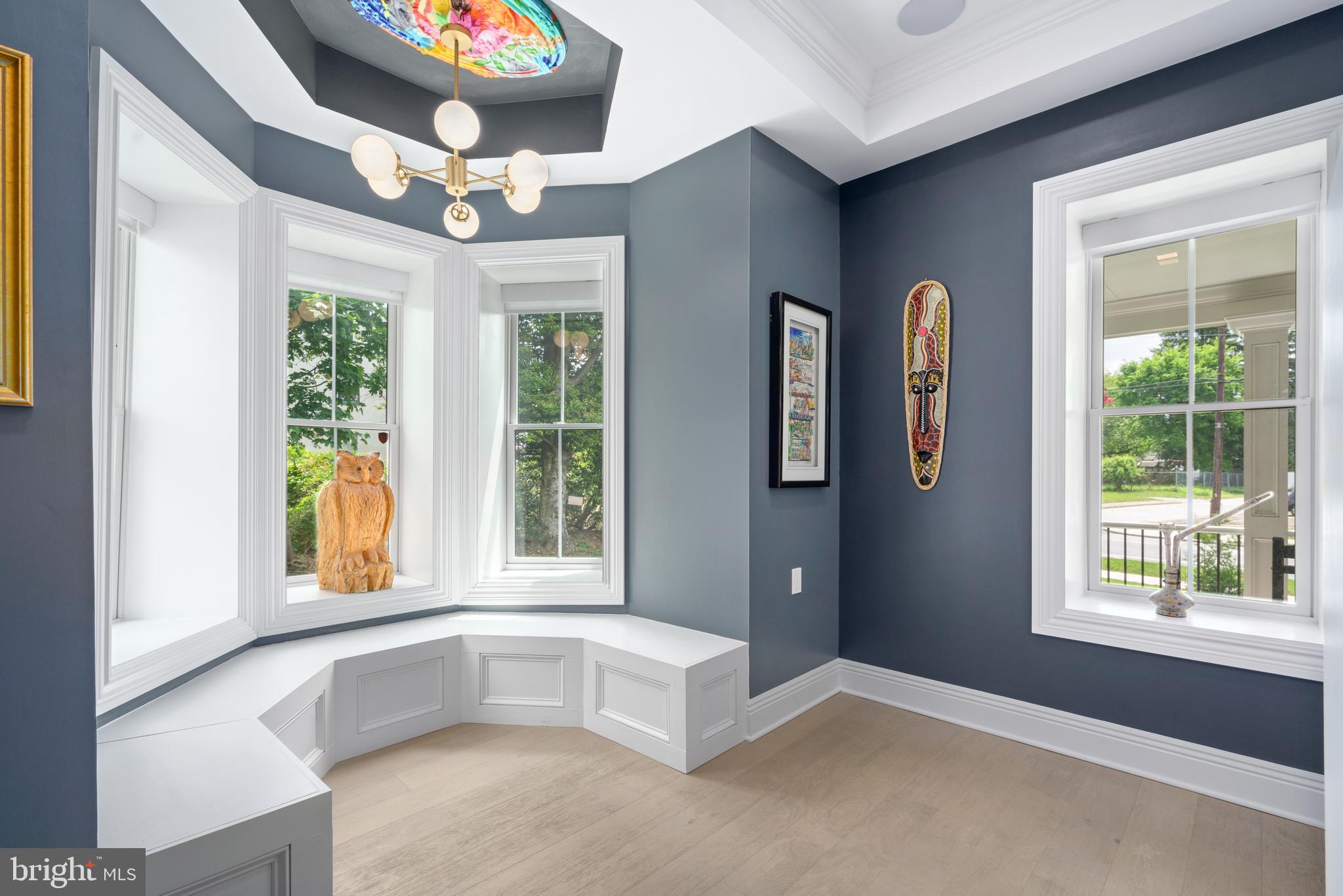 ROXBOROUGH - Residential